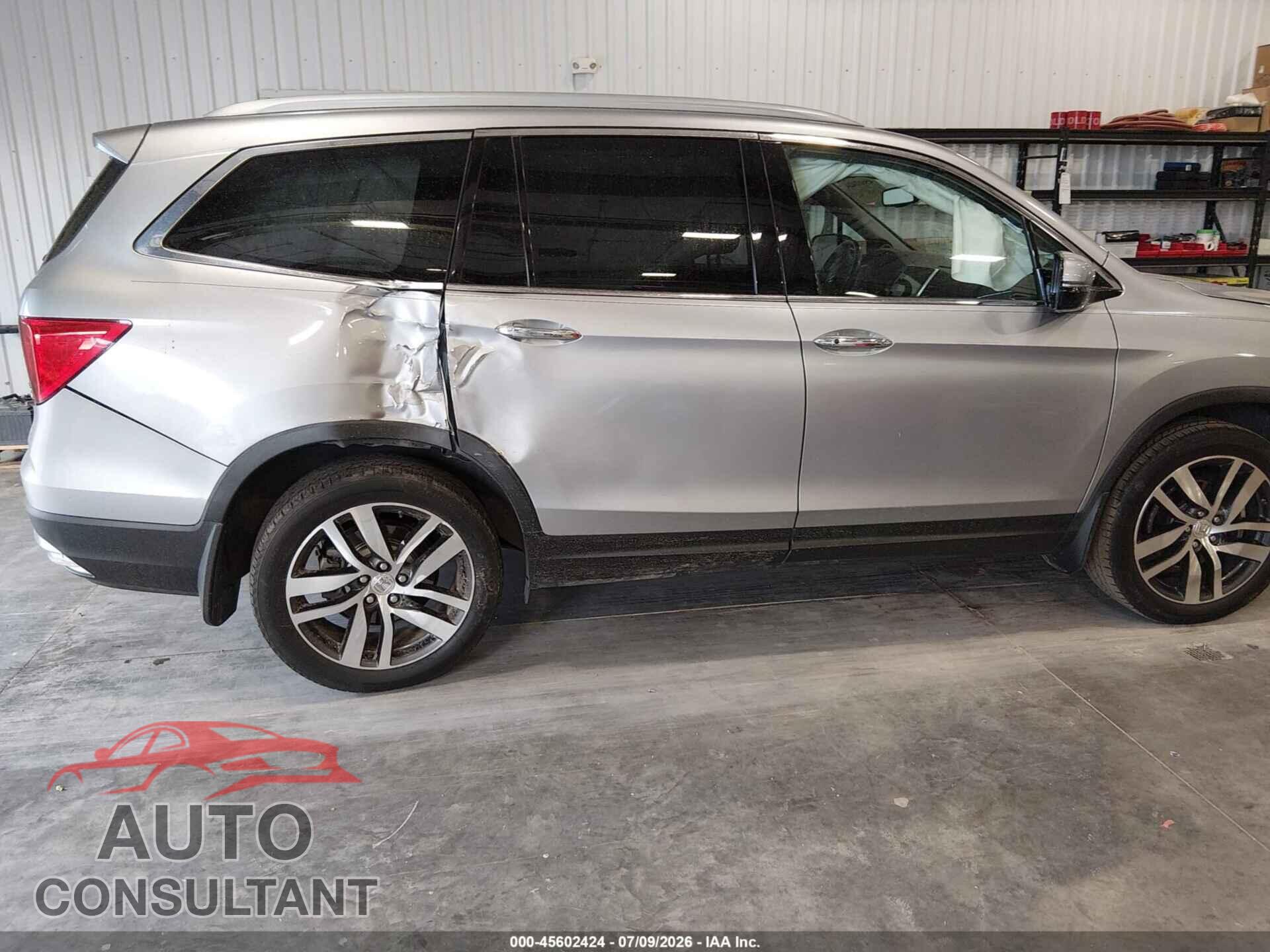 HONDA PILOT 2017 - 5FNYF6H04HB020077