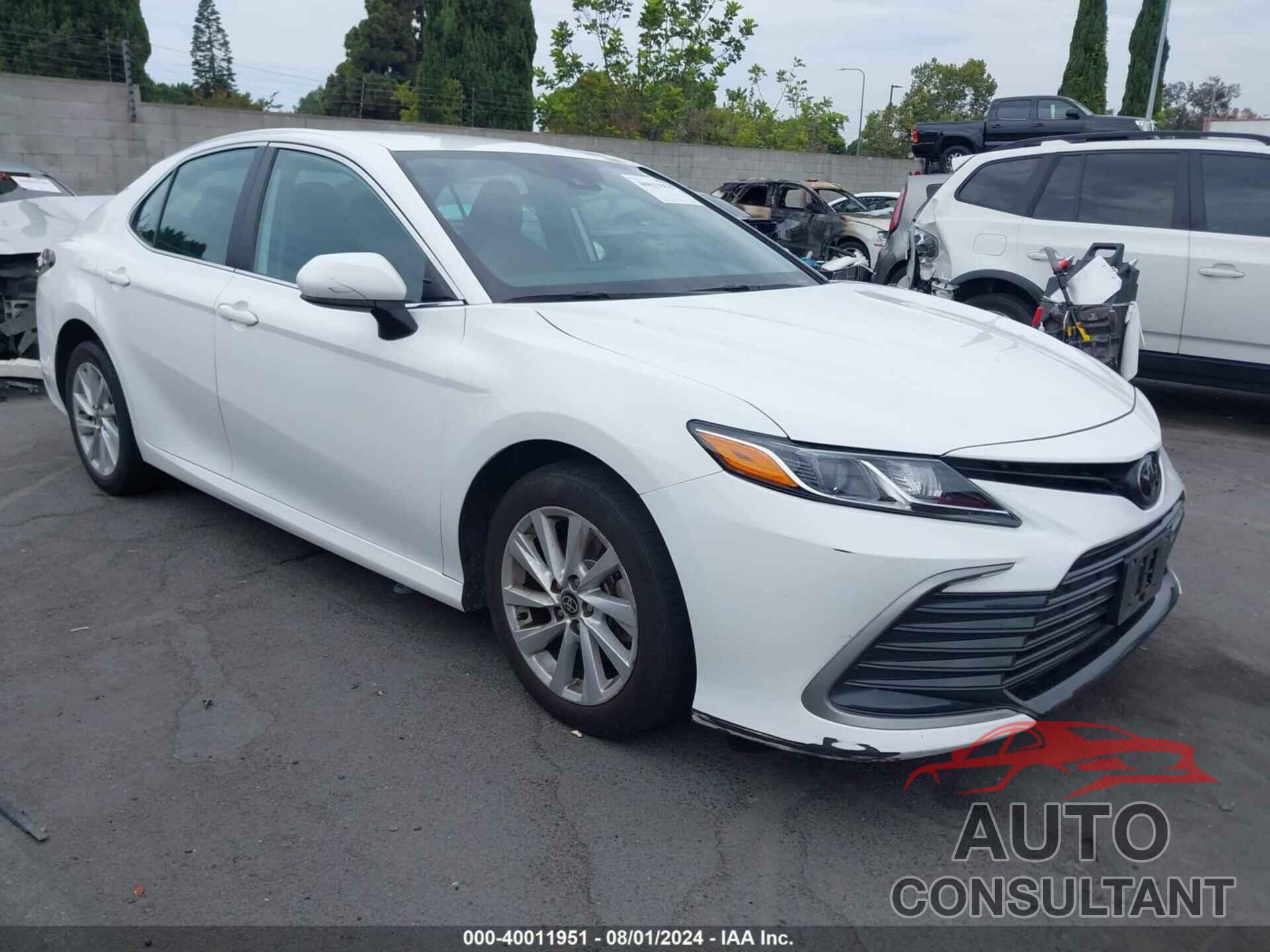 TOYOTA CAMRY 2022 - 4T1C11AK6NU039199