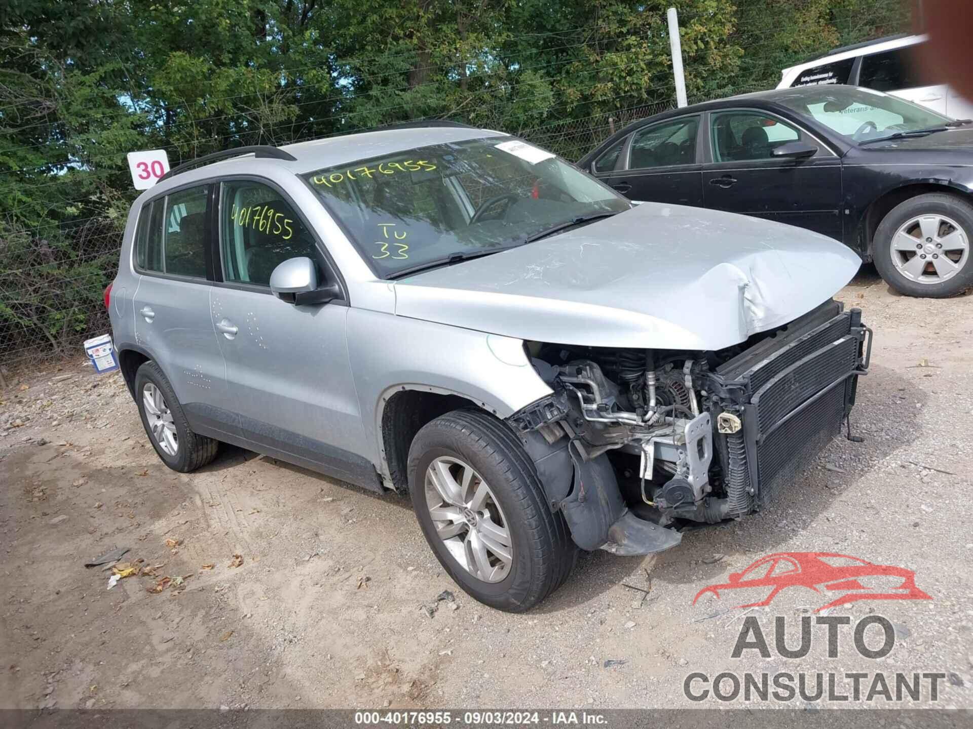 VOLKSWAGEN TIGUAN 2017 - WVGAV7AX3HK024184