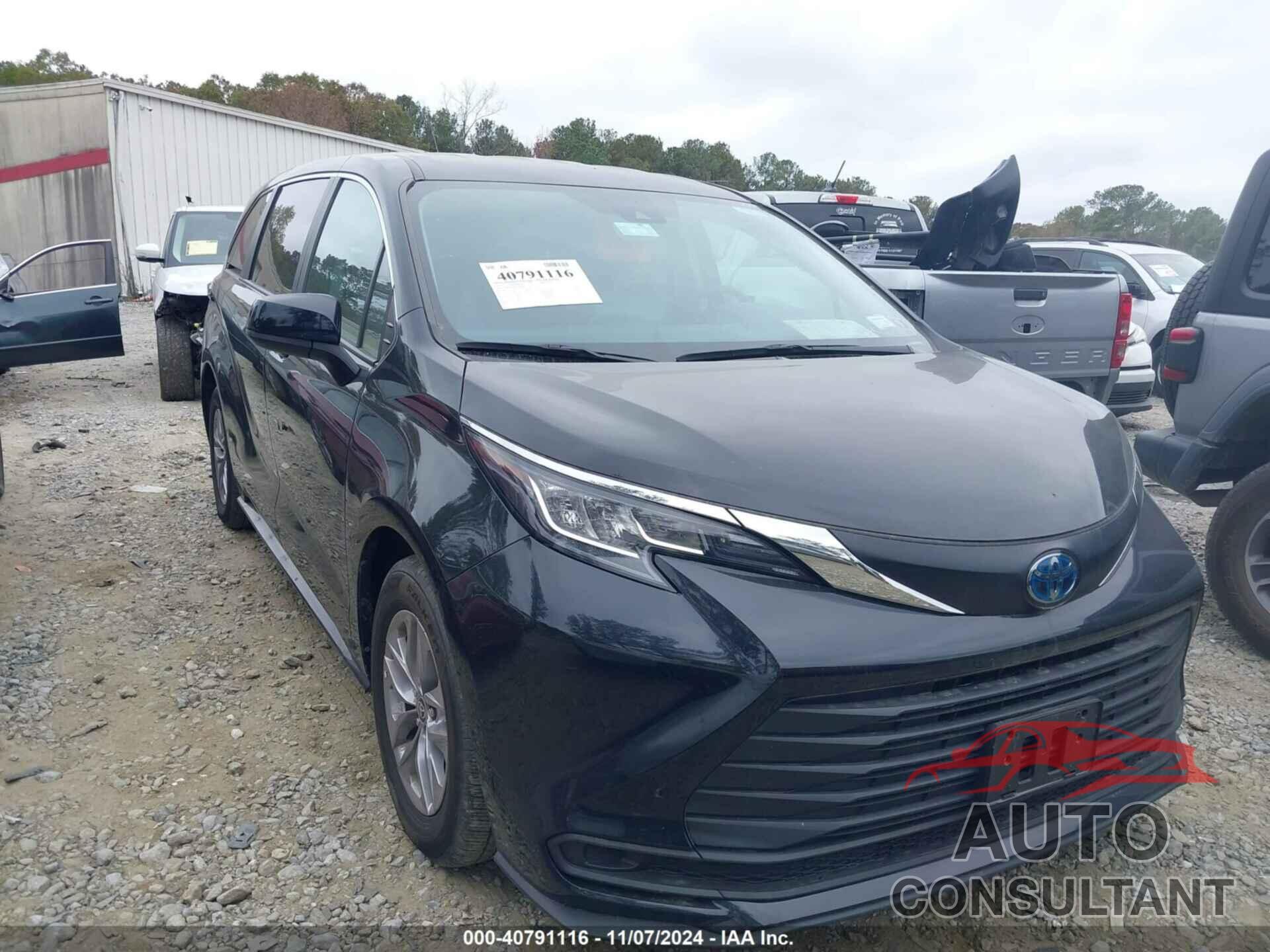 TOYOTA SIENNA 2023 - 5TDKRKEC9PS163380