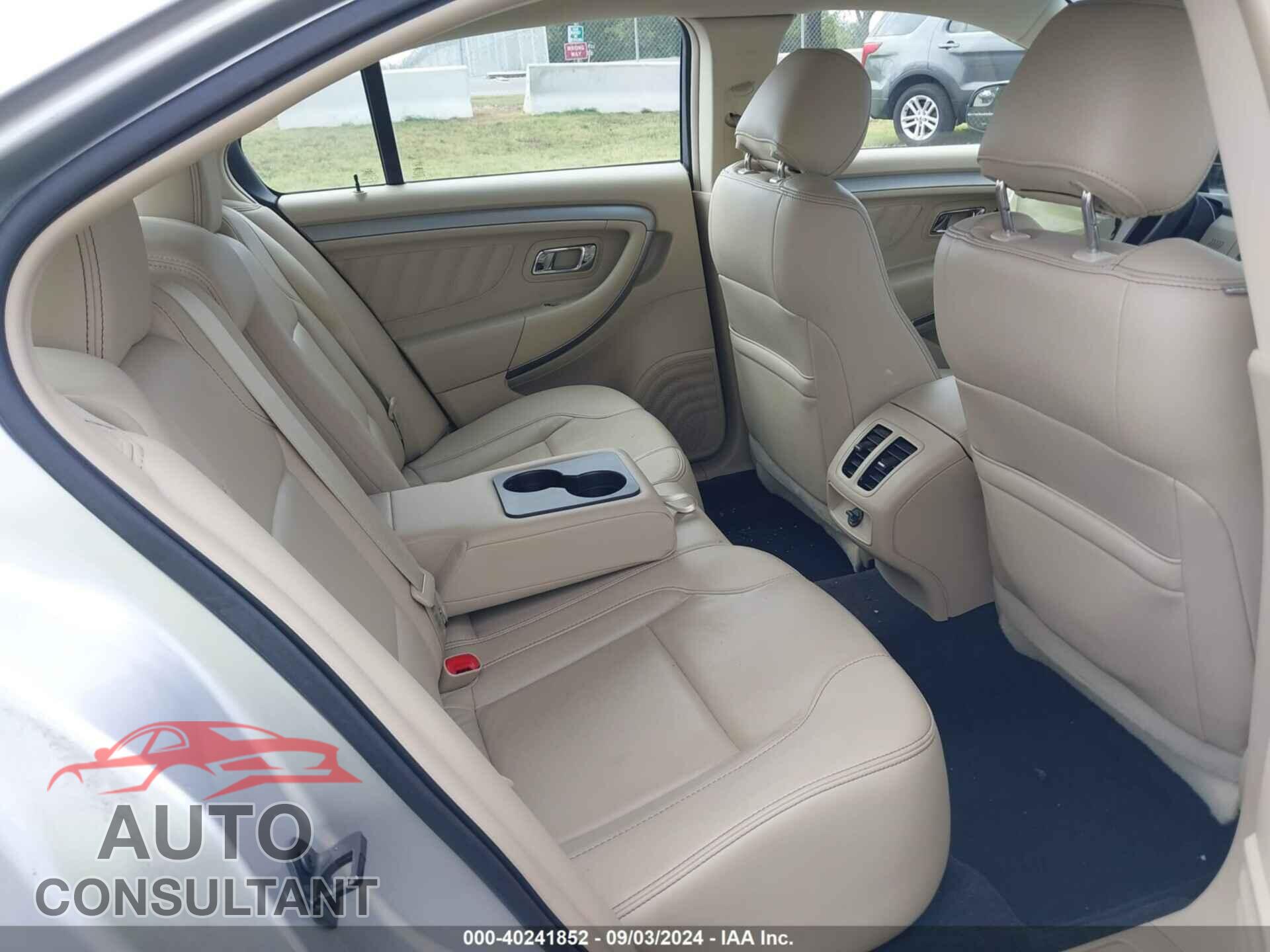 FORD TAURUS 2017 - 1FAHP2E83HG146488