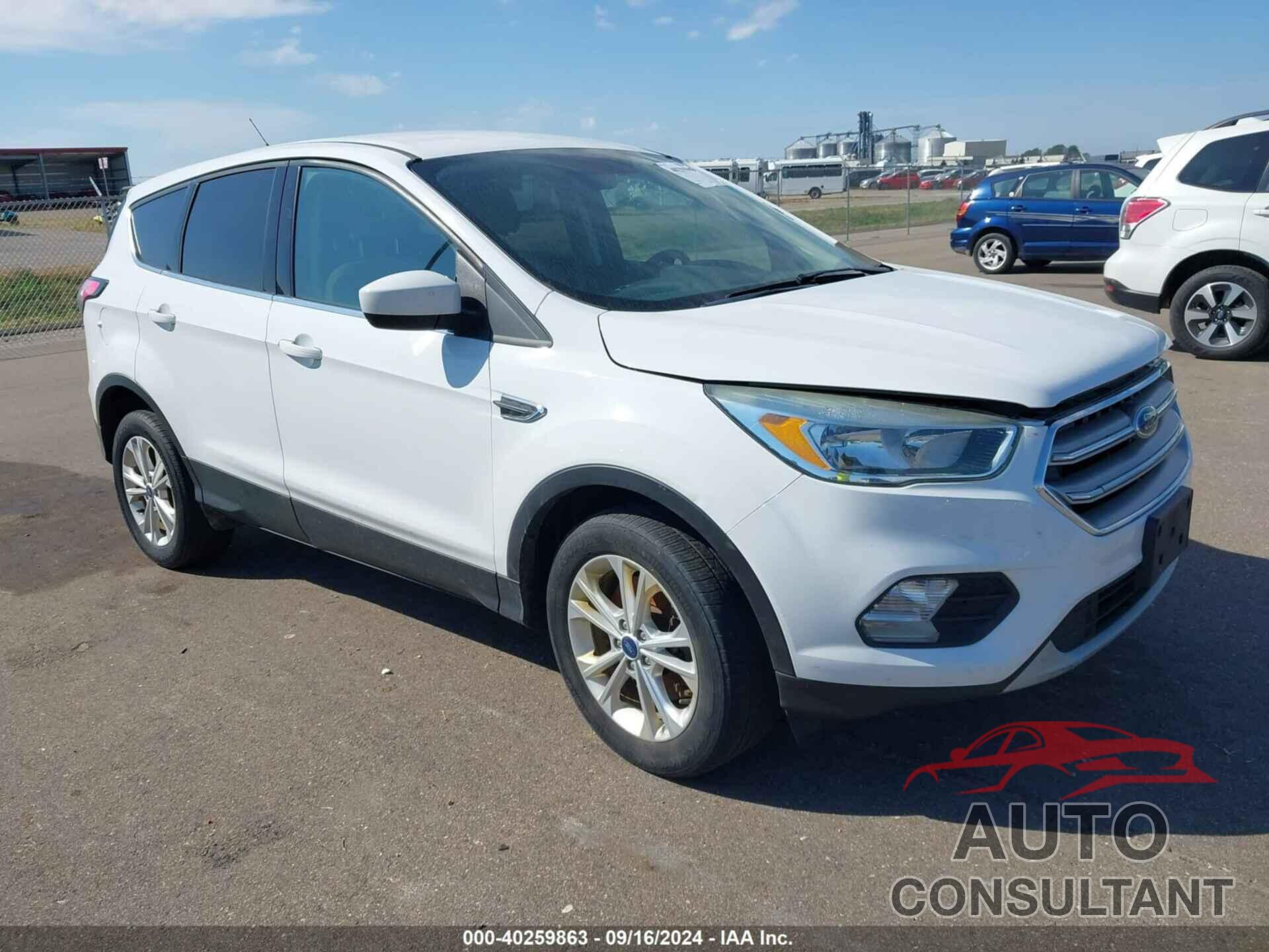 FORD ESCAPE 2017 - 1FMCU9GD2HUC79885