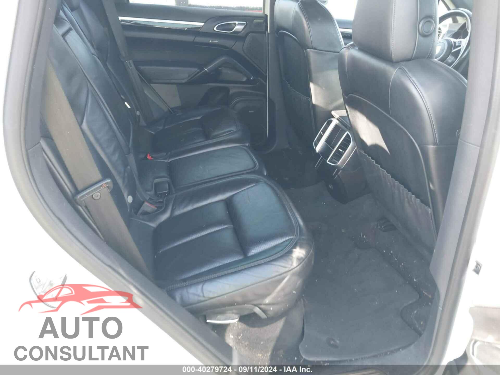 PORSCHE CAYENNE 2017 - WP1AA2A25HKA80696