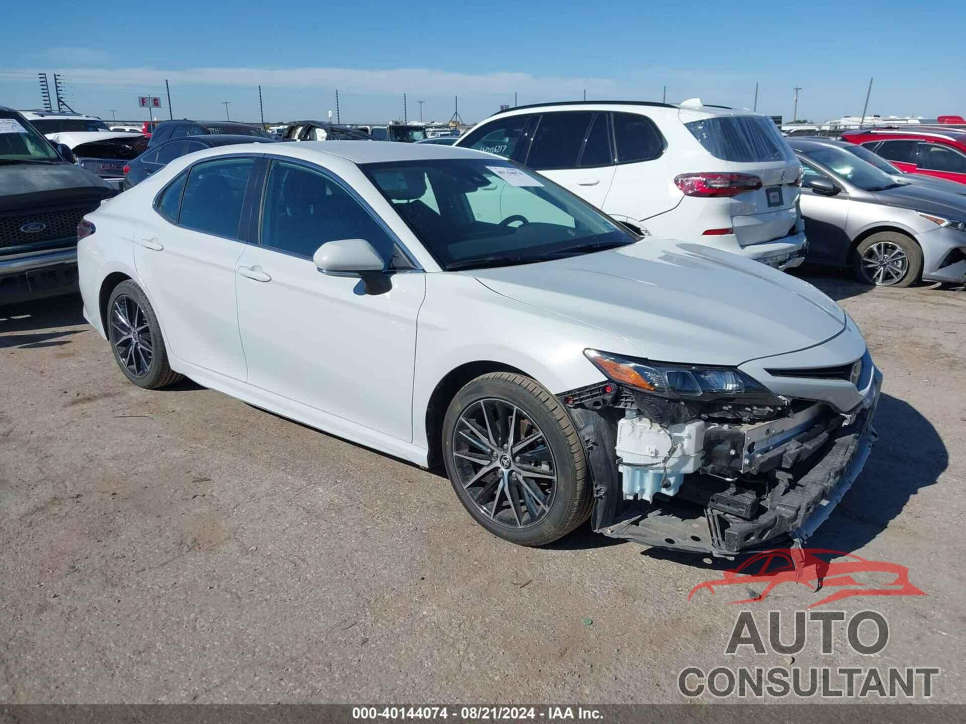 TOYOTA CAMRY 2022 - 4T1G11AK7NU049208