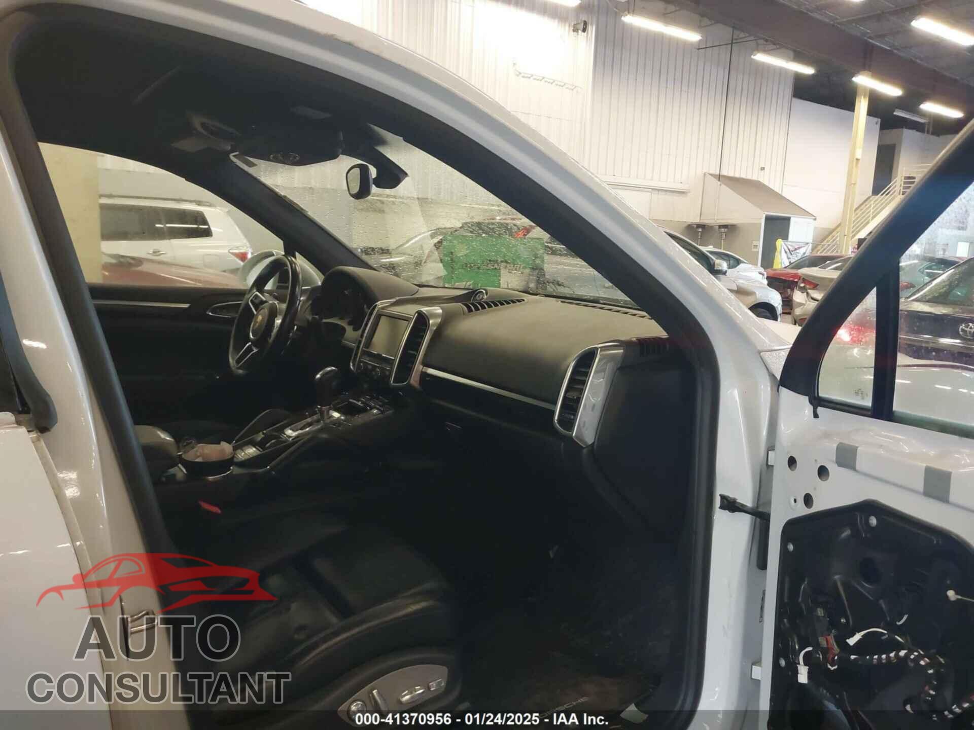 PORSCHE CAYENNE 2016 - WP1AA2A26GLA10357