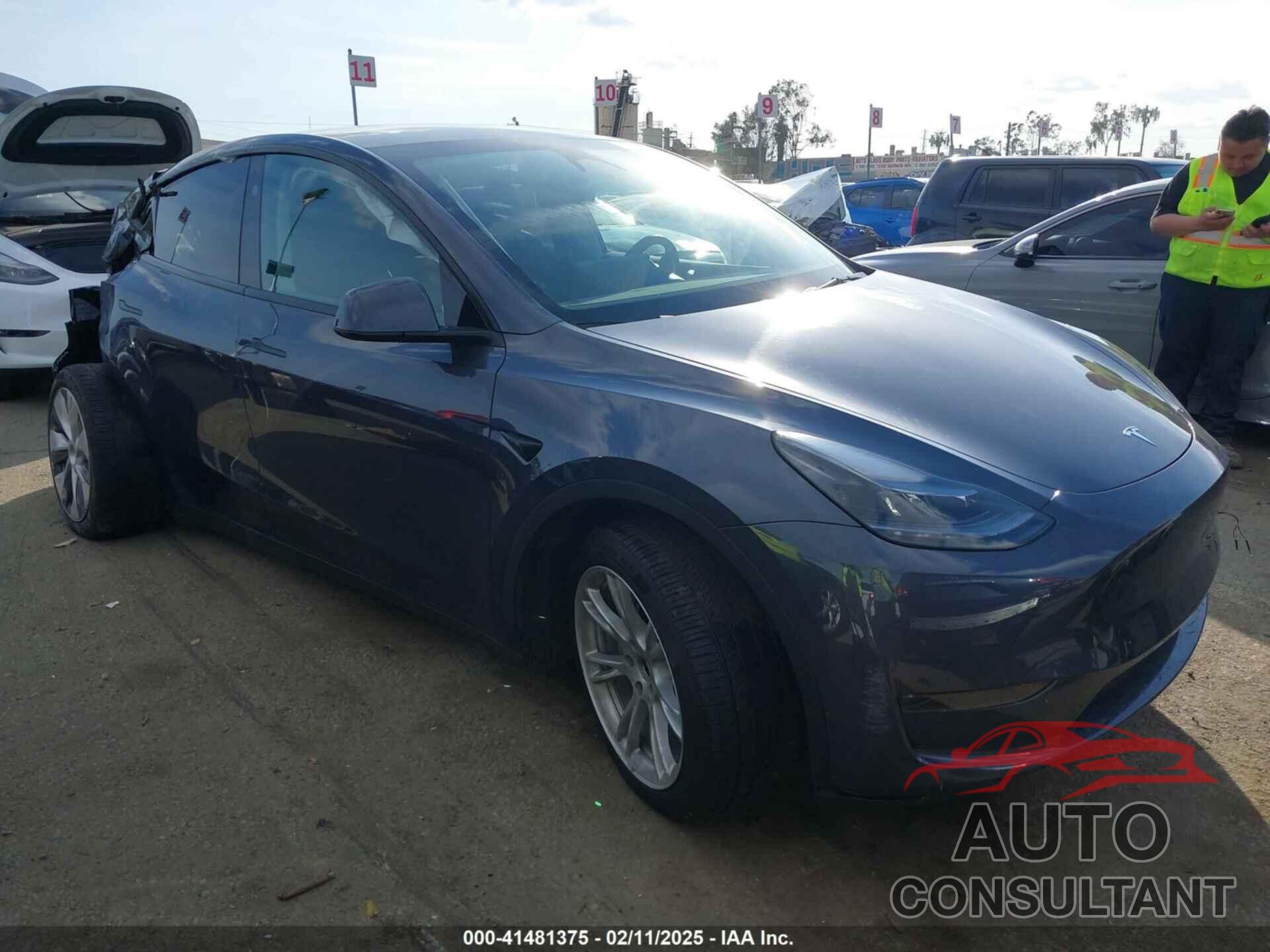 TESLA MODEL Y 2023 - 7SAYGDEE4PA205083