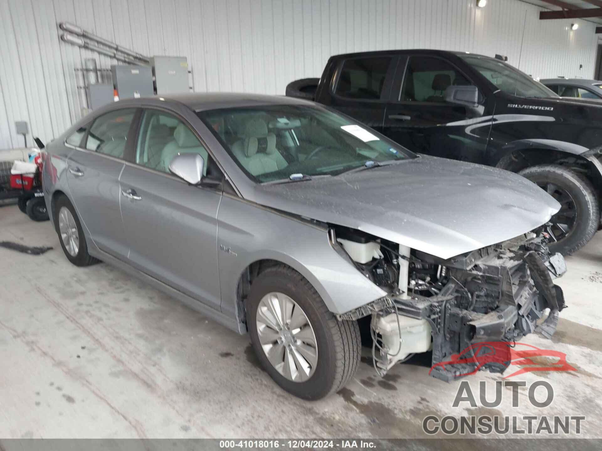 HYUNDAI SONATA HYBRID 2017 - KMHE24L14HA048579