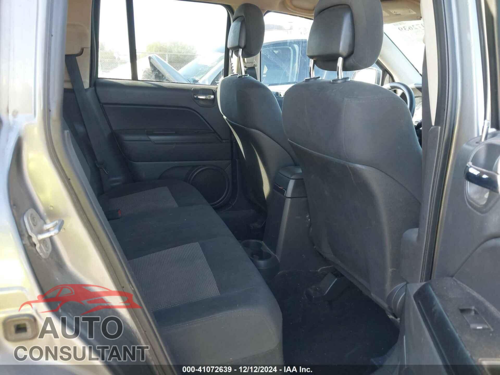 JEEP COMPASS 2011 - 1J4NT1FB2BD267366