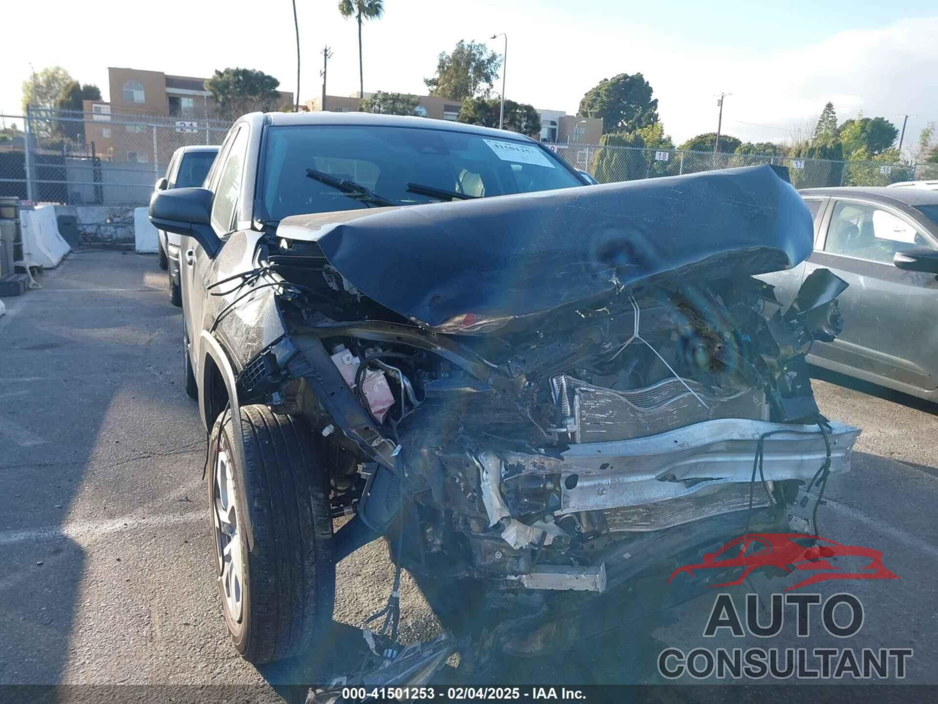 TOYOTA RAV4 2023 - 2T3F1RFV0PW374967