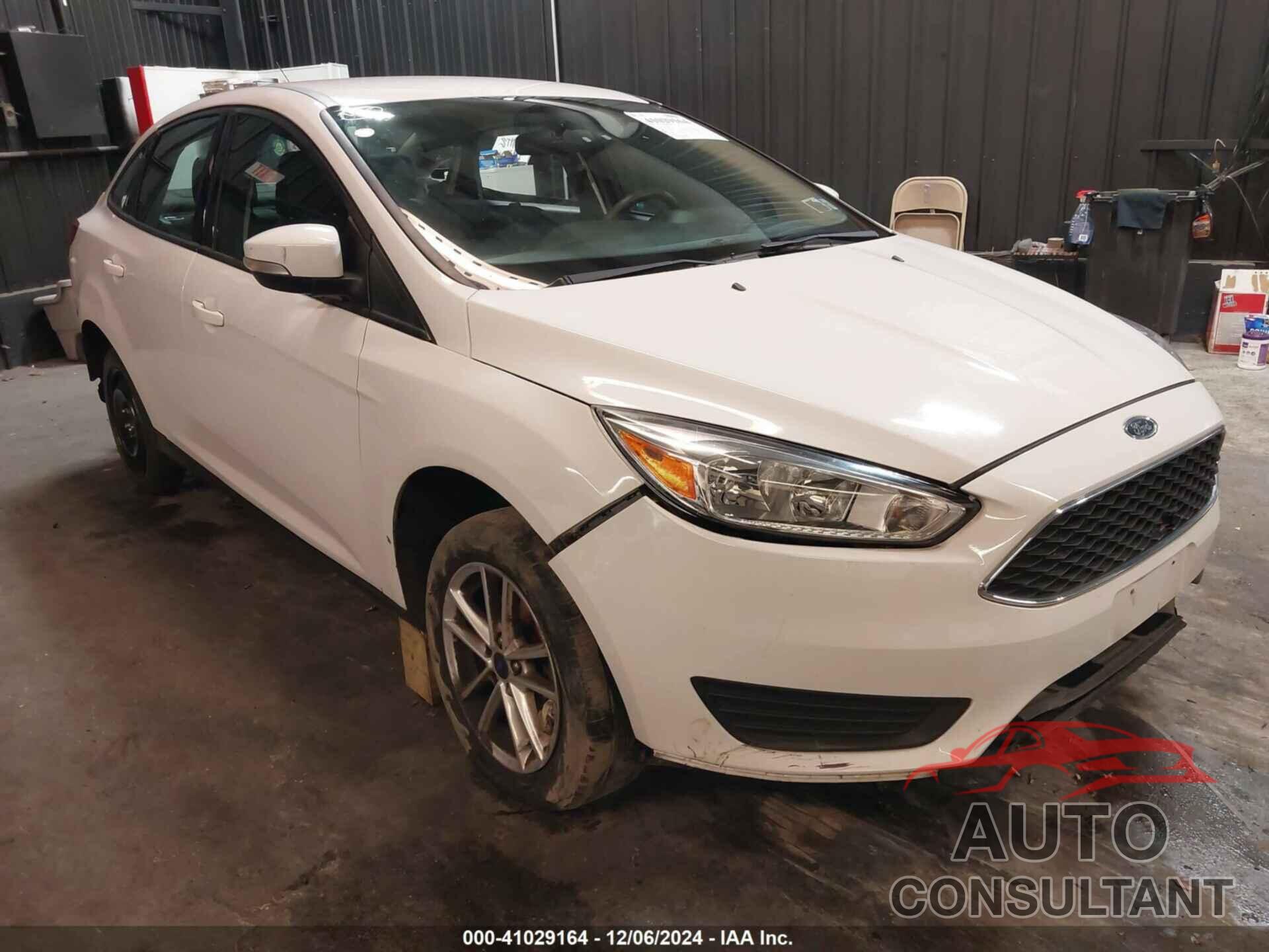 FORD FOCUS 2017 - 1FADP3F23HL207683