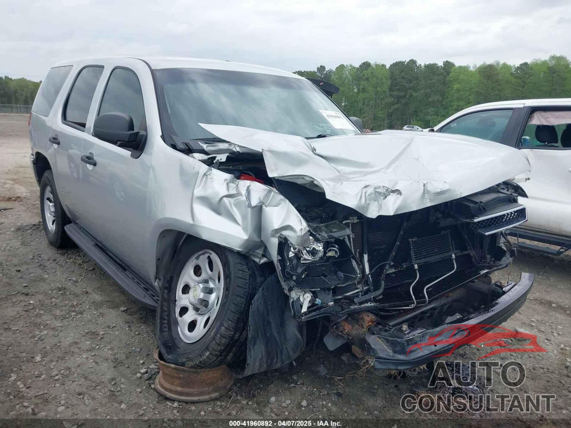 CHEVROLET TAHOE 2011 - 1GNSK2E04BR374401