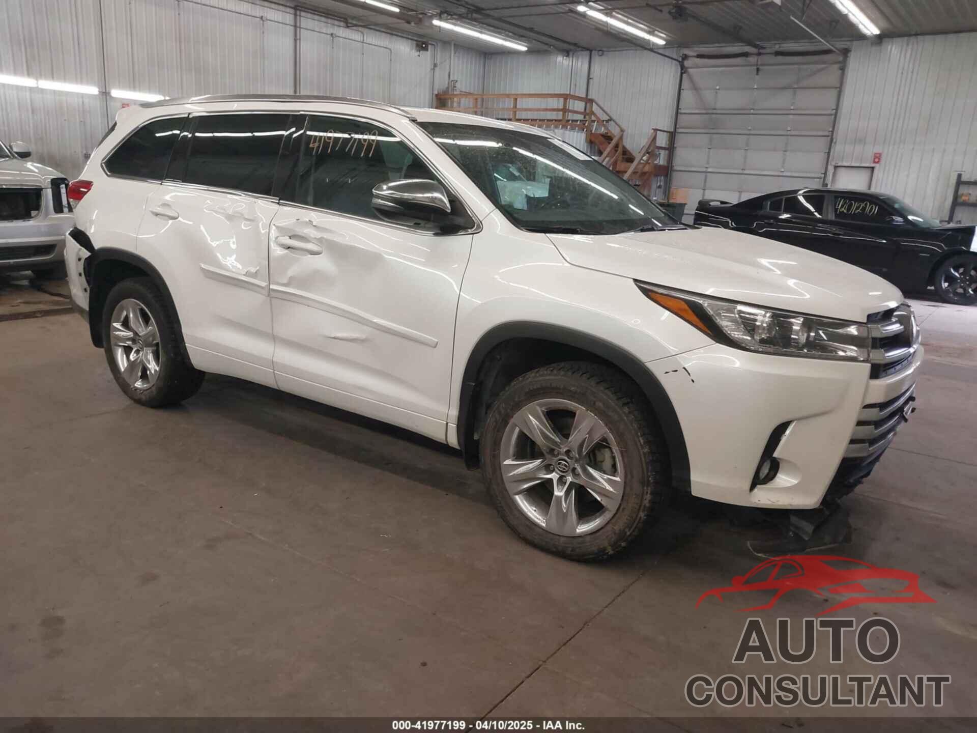 TOYOTA HIGHLANDER 2018 - 5TDDZRFH3JS907770