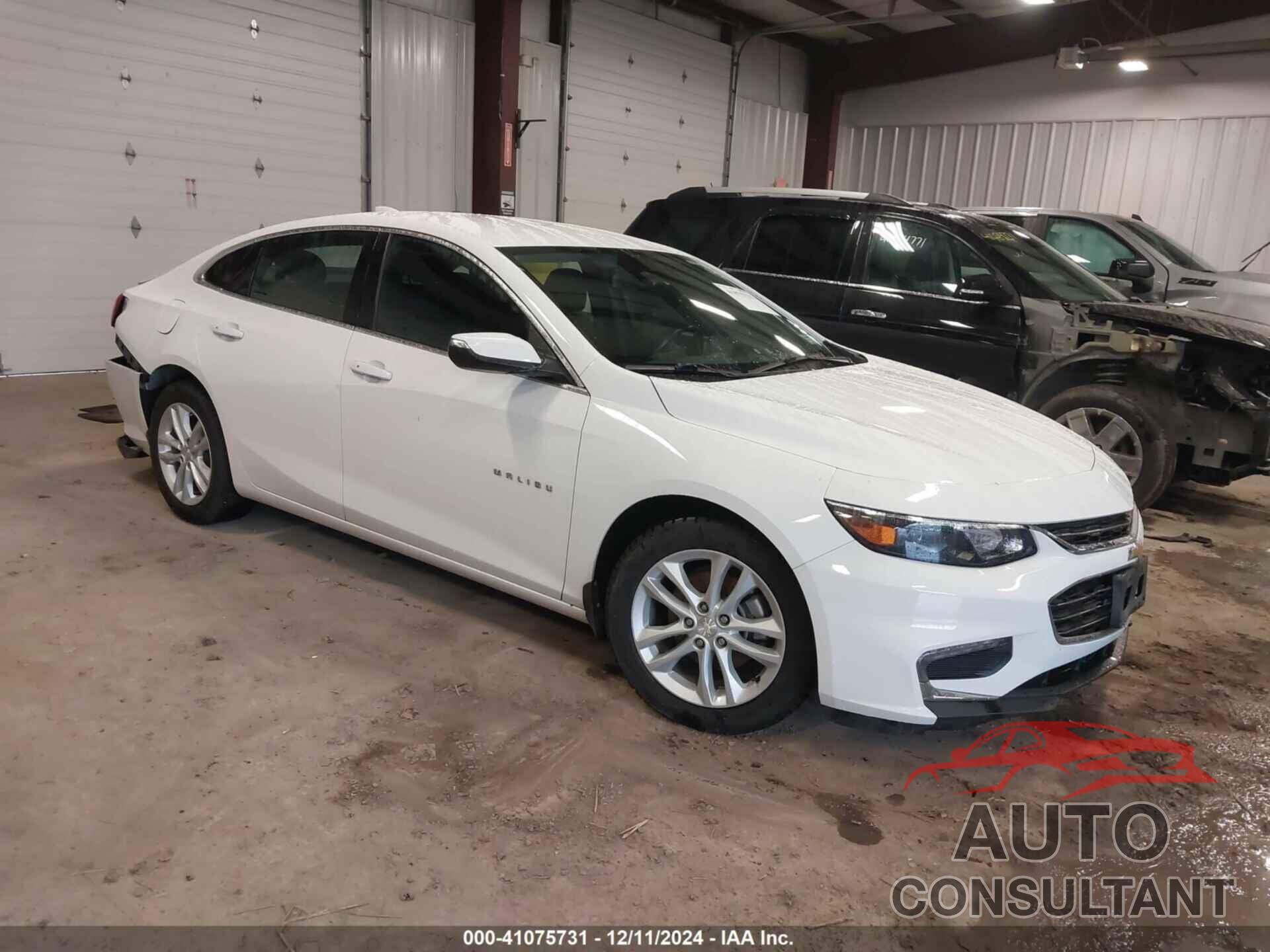 CHEVROLET MALIBU 2018 - 1G1ZD5ST0JF242391