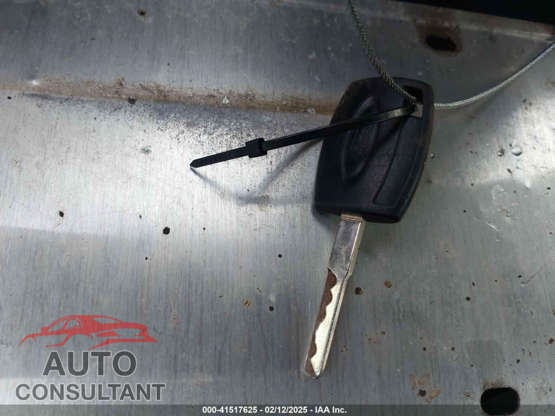 FORD FOCUS 2015 - 1FADP3E26FL376255