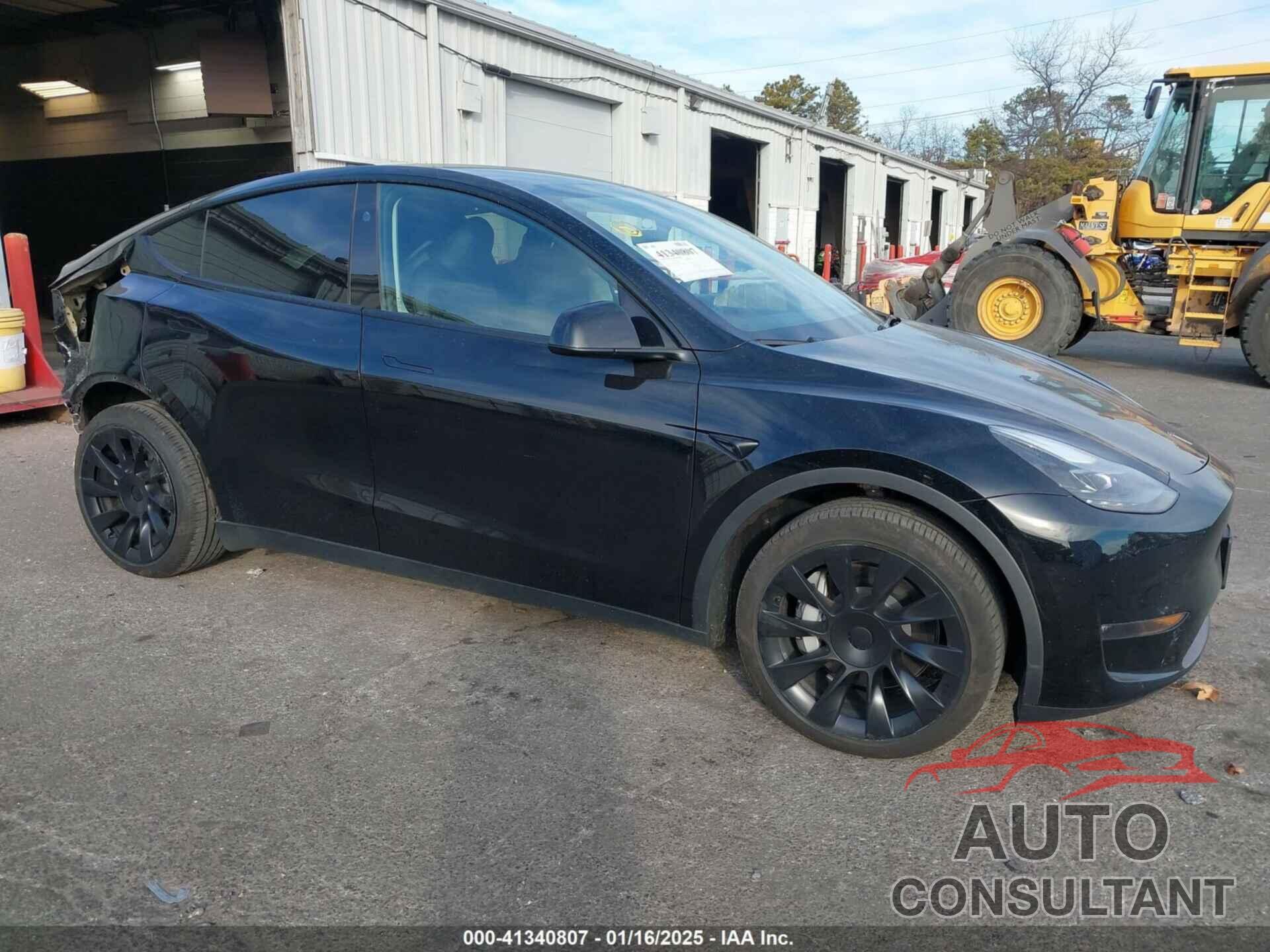 TESLA MODEL Y 2023 - 7SAYGDEE7PF840804