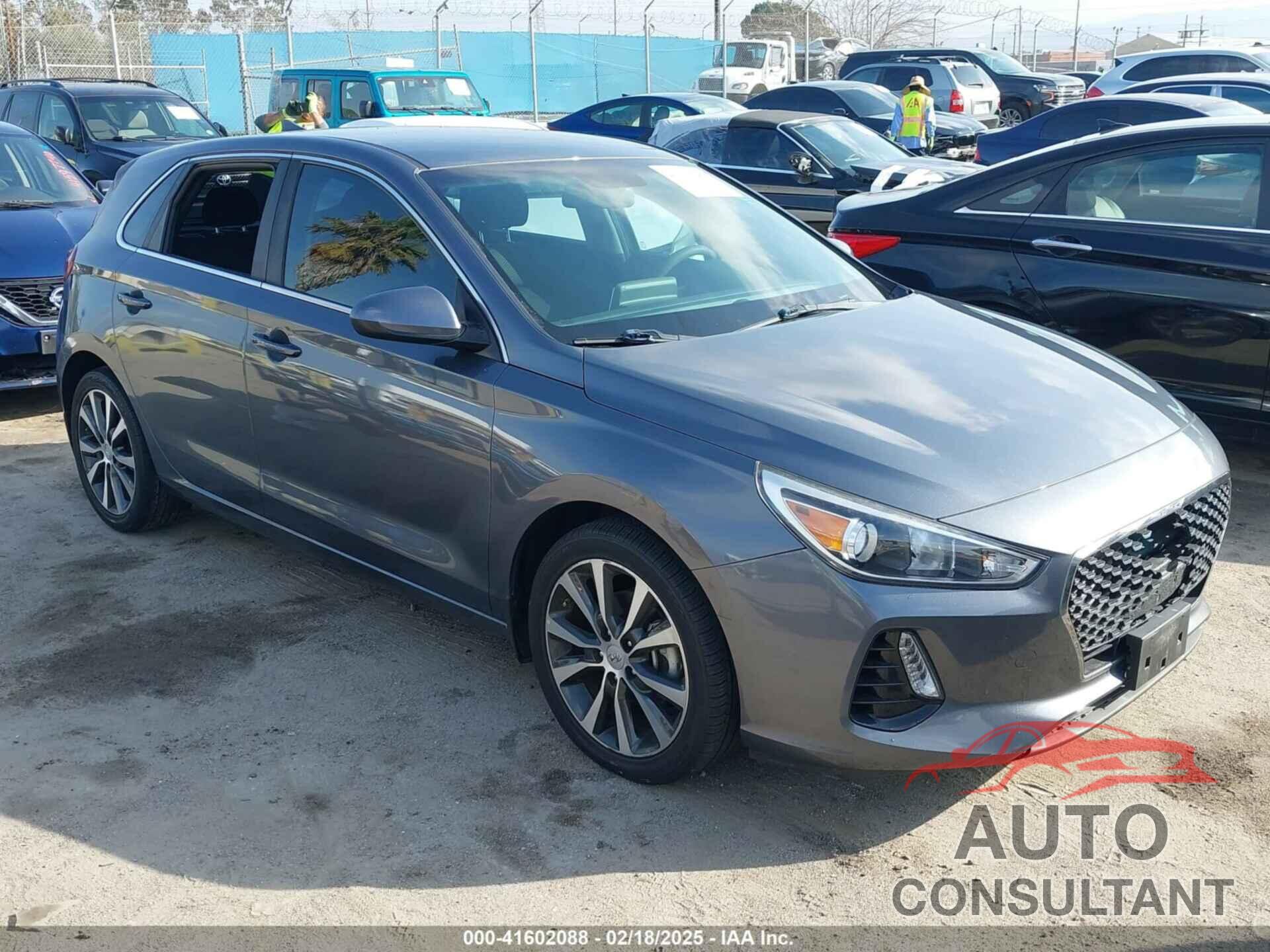 HYUNDAI ELANTRA GT 2019 - KMHH35LE1KU117396