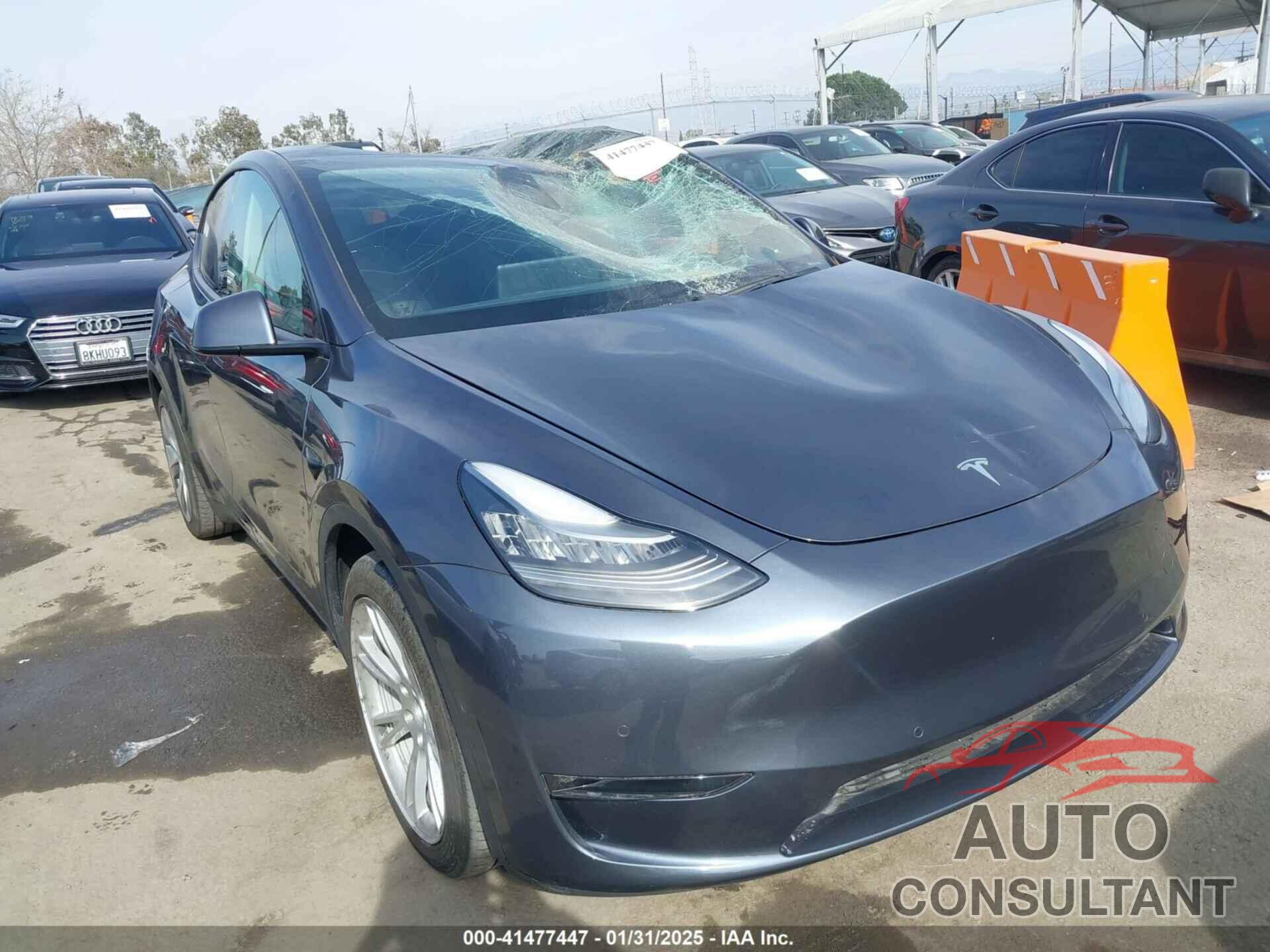 TESLA MODEL Y 2021 - 5YJYGDEE8MF074655