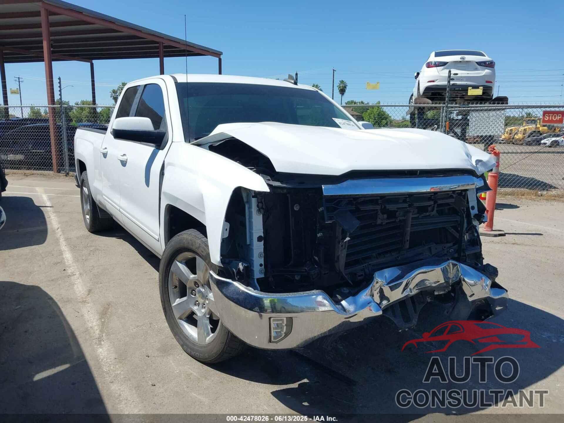 CHEVROLET SILVERADO 1500 2018 - 1GCRCREC1JZ172850