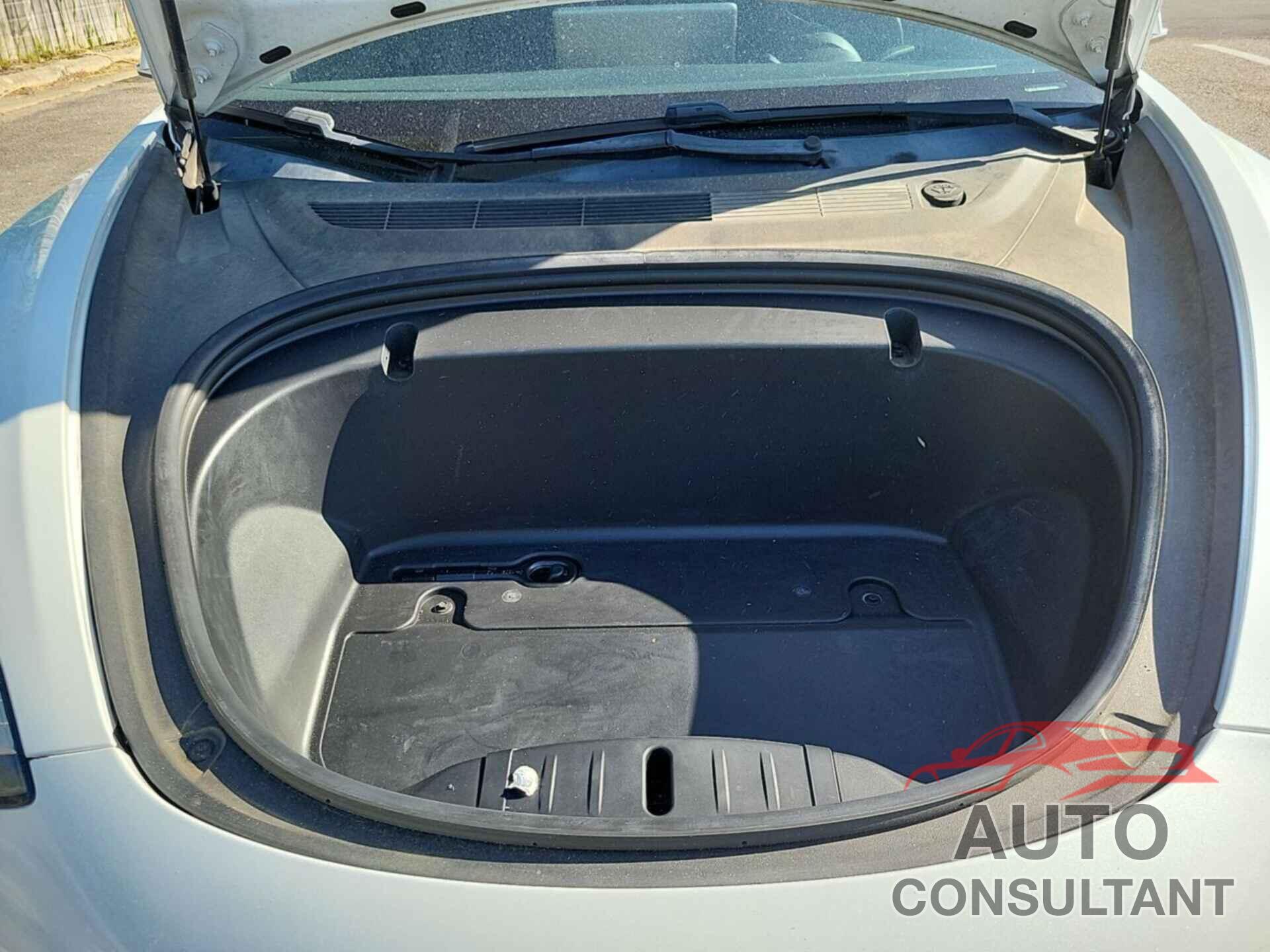 TESLA MODEL 3 2020 - 5YJ3E1EB7LF637357