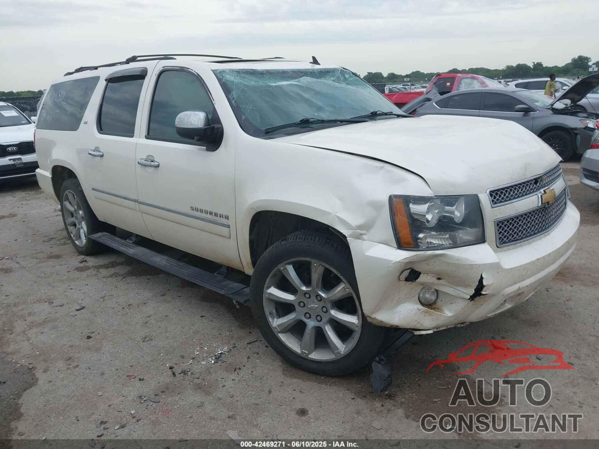 CHEVROLET SUBURBAN 1500 2013 - 1GNSCKE00DR209381