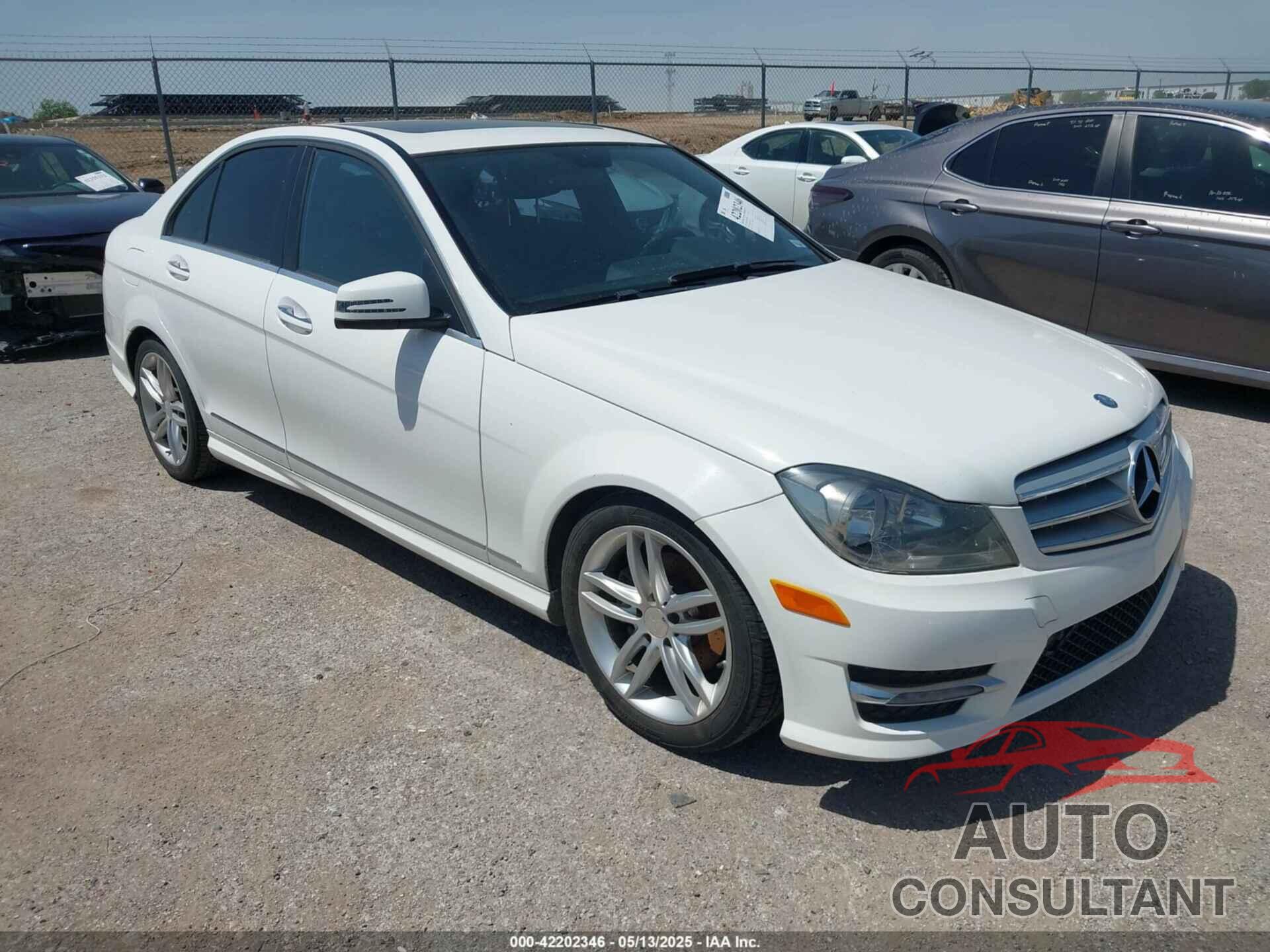 MERCEDES-BENZ C 250 2013 - WDDGF4HB8DR275018