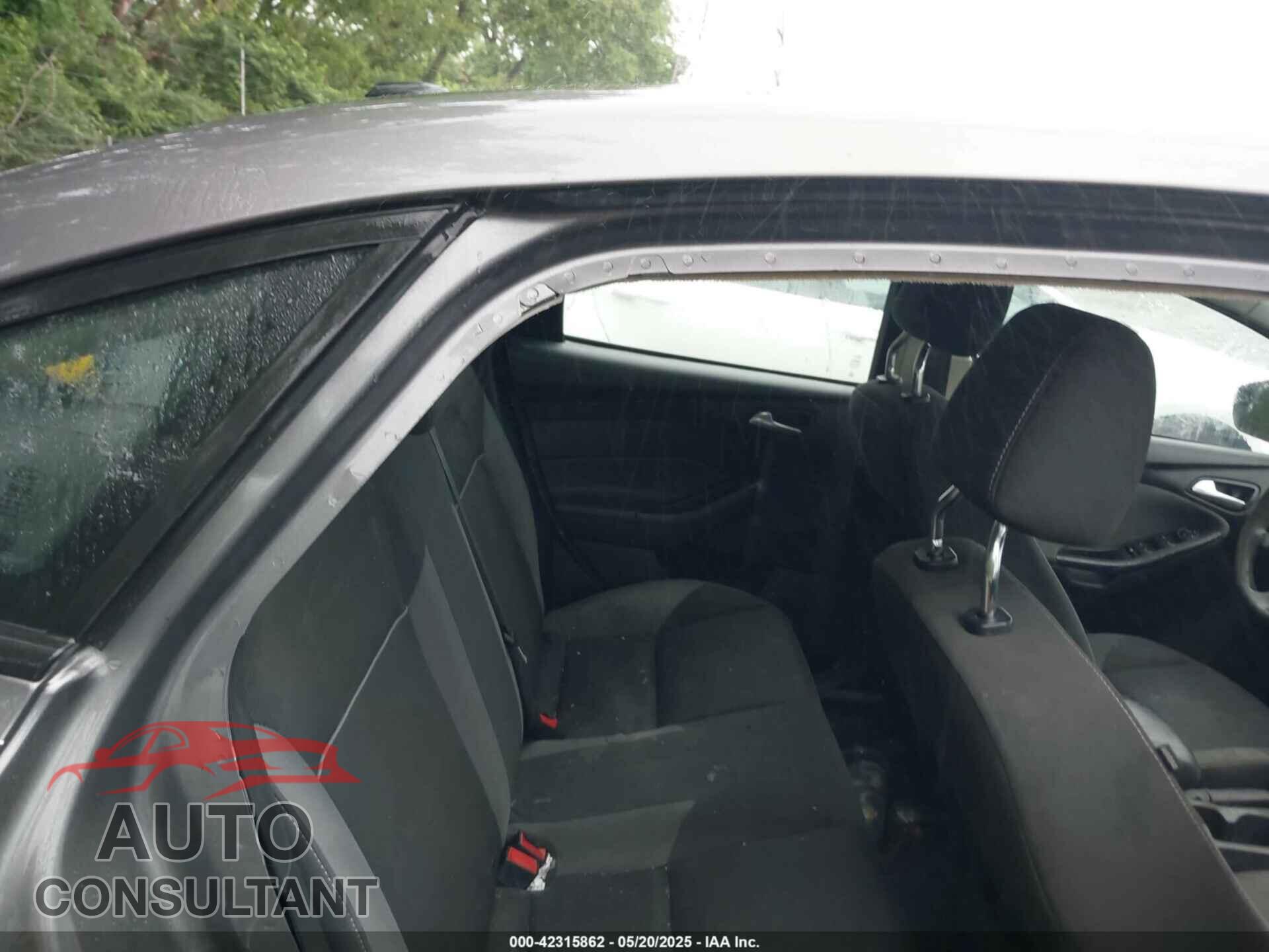FORD FOCUS 2012 - 1FAHP3F20CL138736