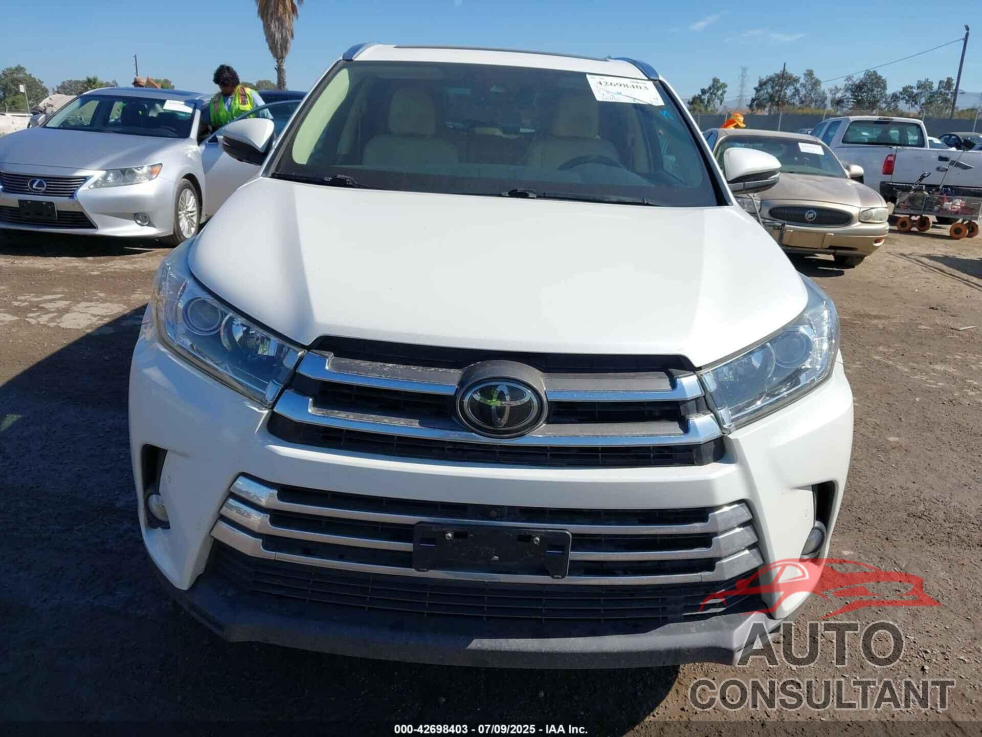 TOYOTA HIGHLANDER 2018 - 5TDYZRFH7JS264597