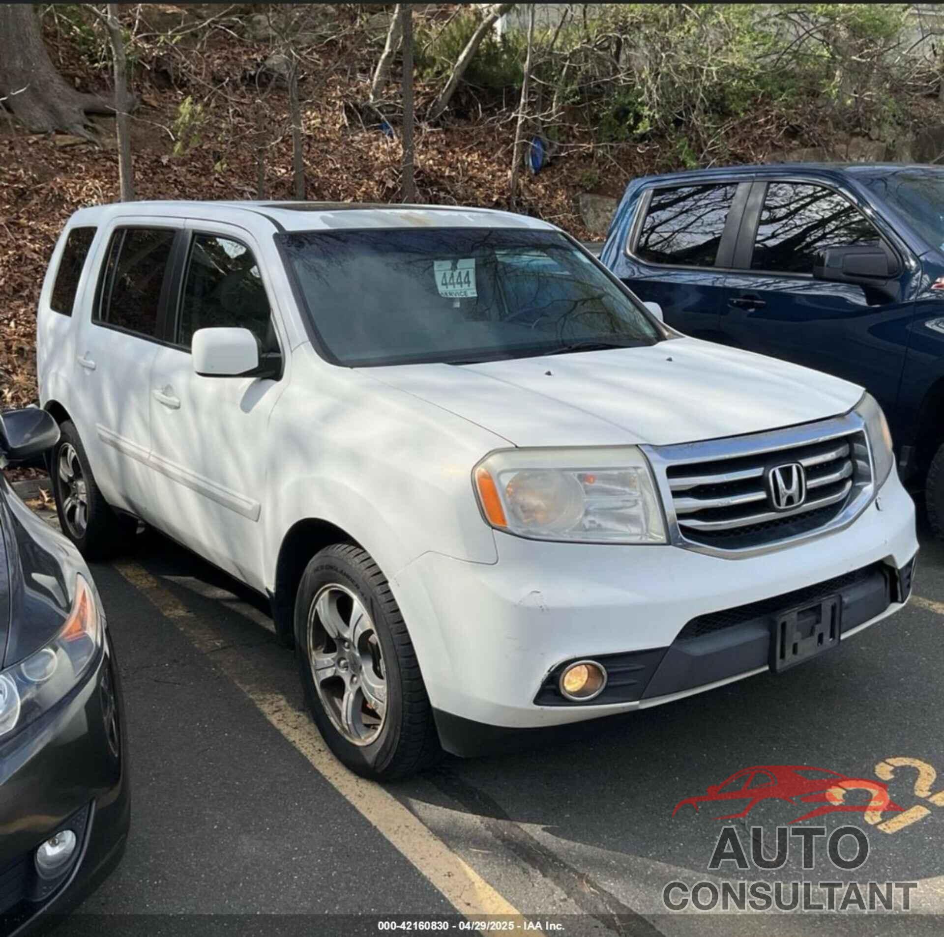 HONDA PILOT 2015 - 5FNYF4H39FB028011