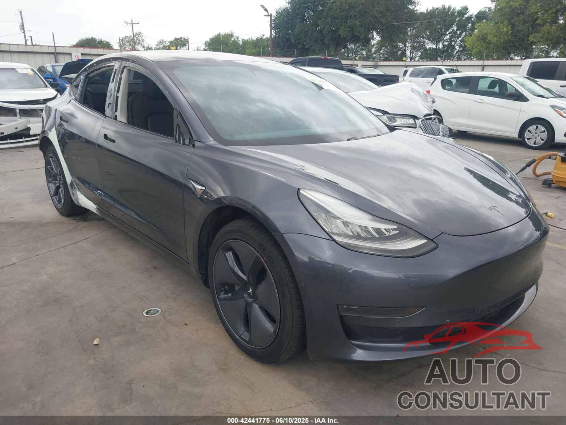 TESLA MODEL 3 2020 - 5YJ3E1EA5LF705081