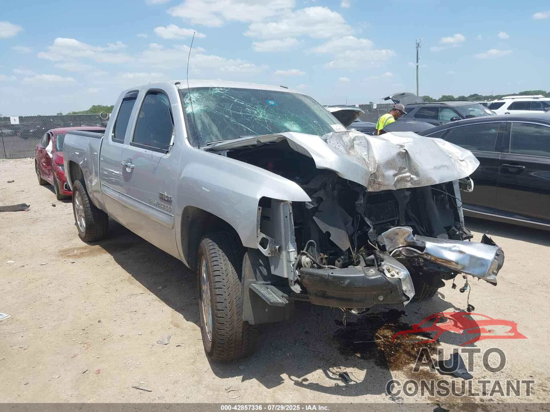 CHEVROLET SILVERADO 1500 2012 - 1GCRCSE04CZ272666