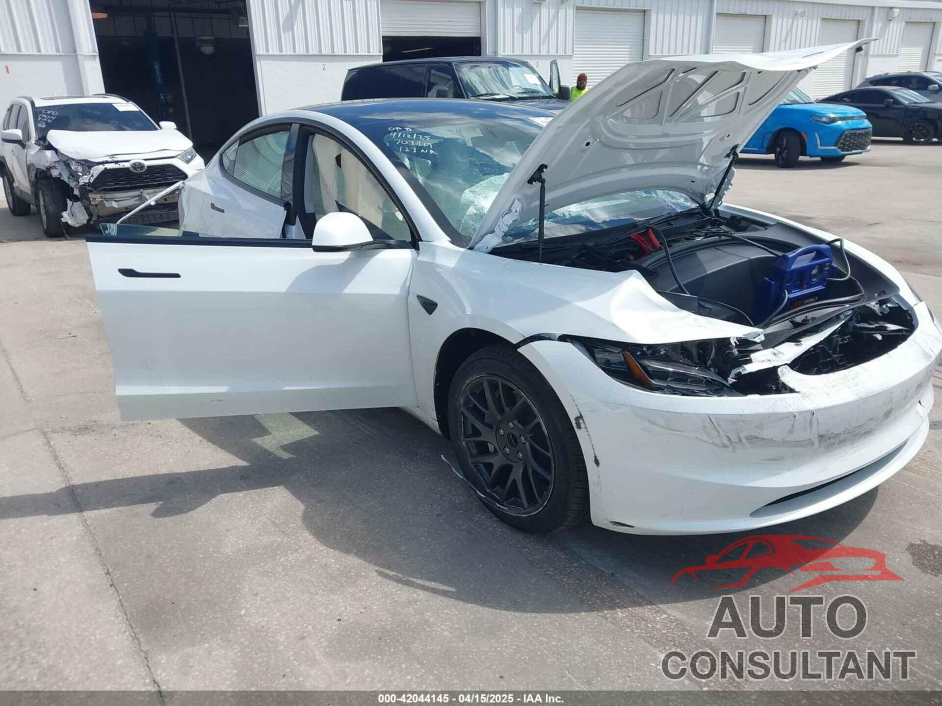 TESLA MODEL 3 2025 - 5YJ3E1EA7SF978831