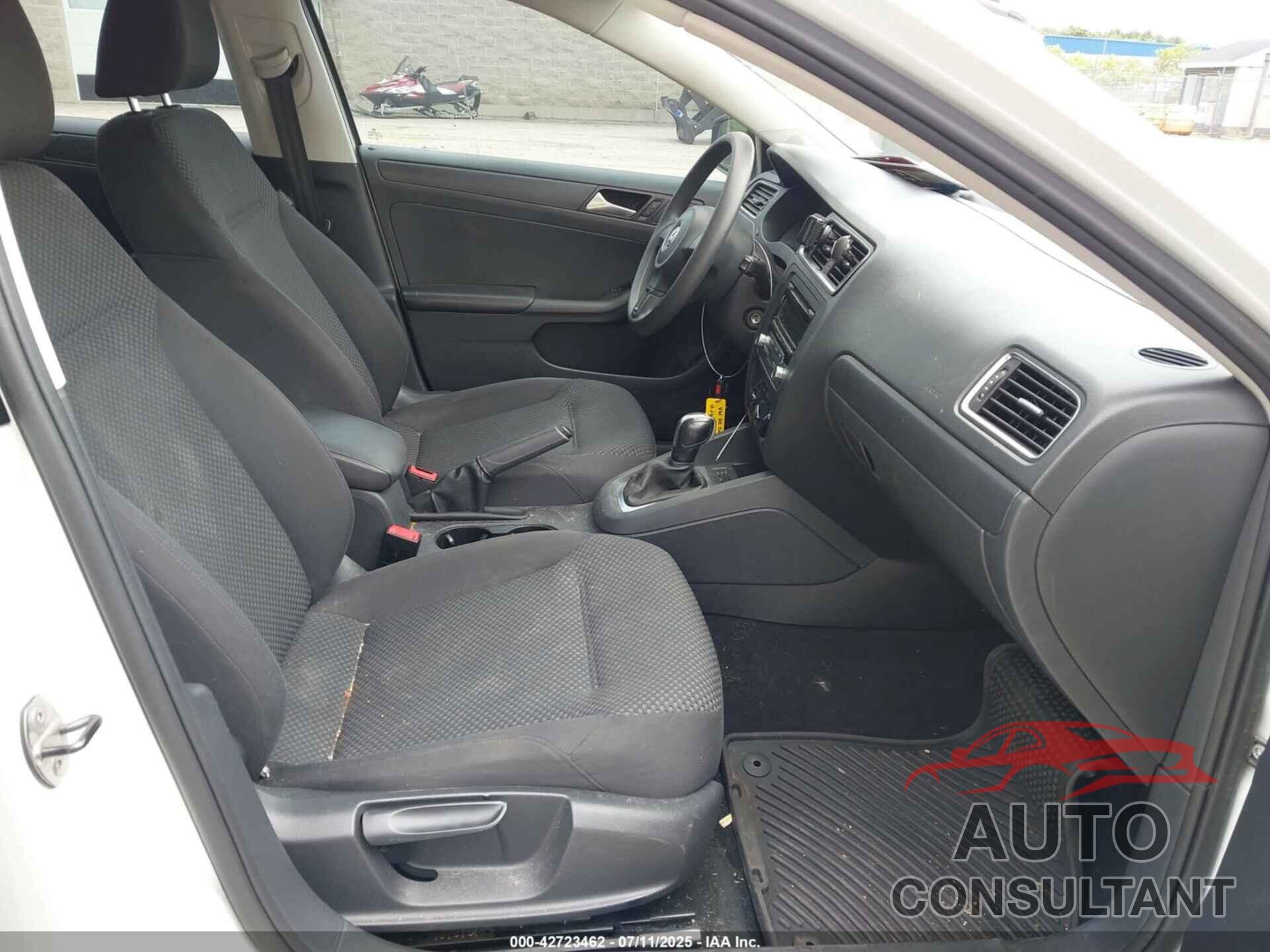 VOLKSWAGEN JETTA 2014 - 3VWLL7AJ3EM330267