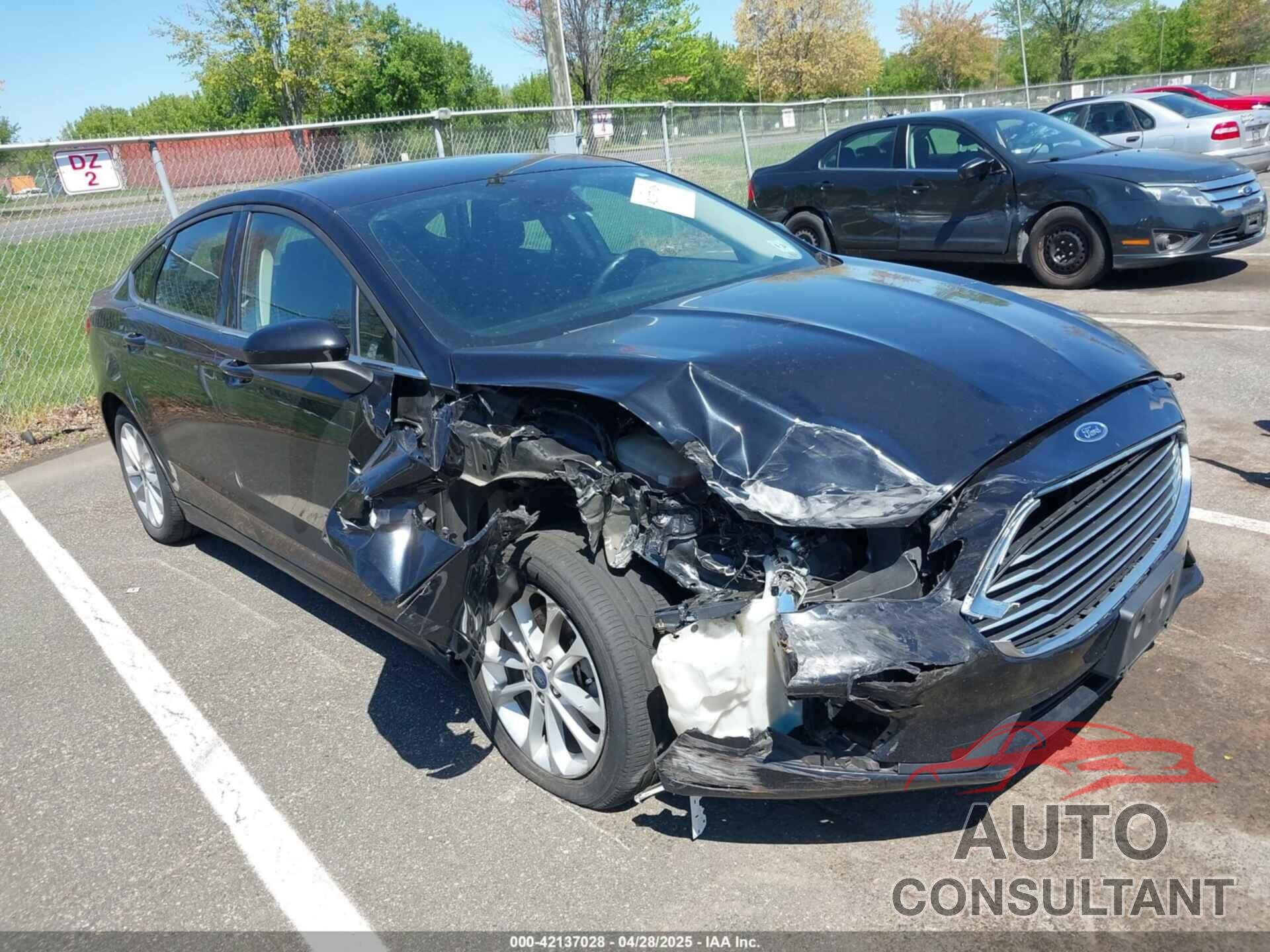 FORD FUSION HYBRID 2019 - 3FA6P0LU8KR192071
