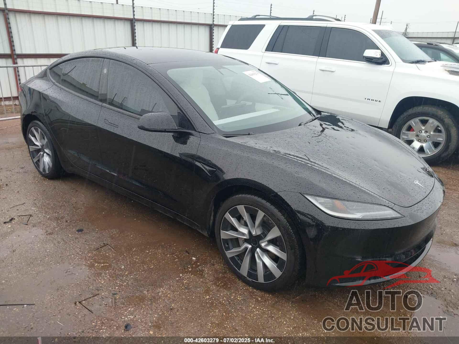 TESLA MODEL 3 2024 - 5YJ3E1EA8RF836563