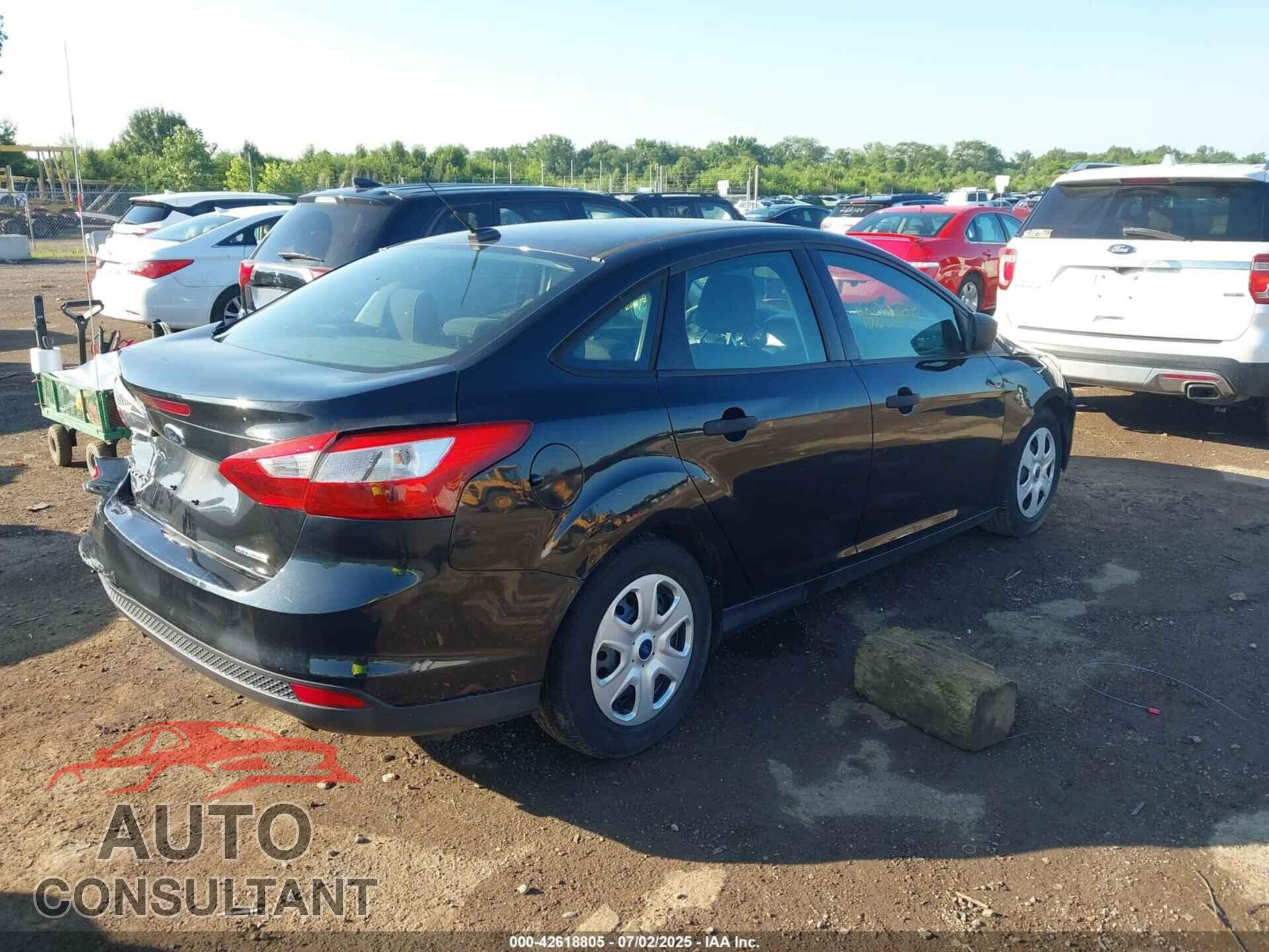 FORD FOCUS 2013 - 1FADP3E28DL143555