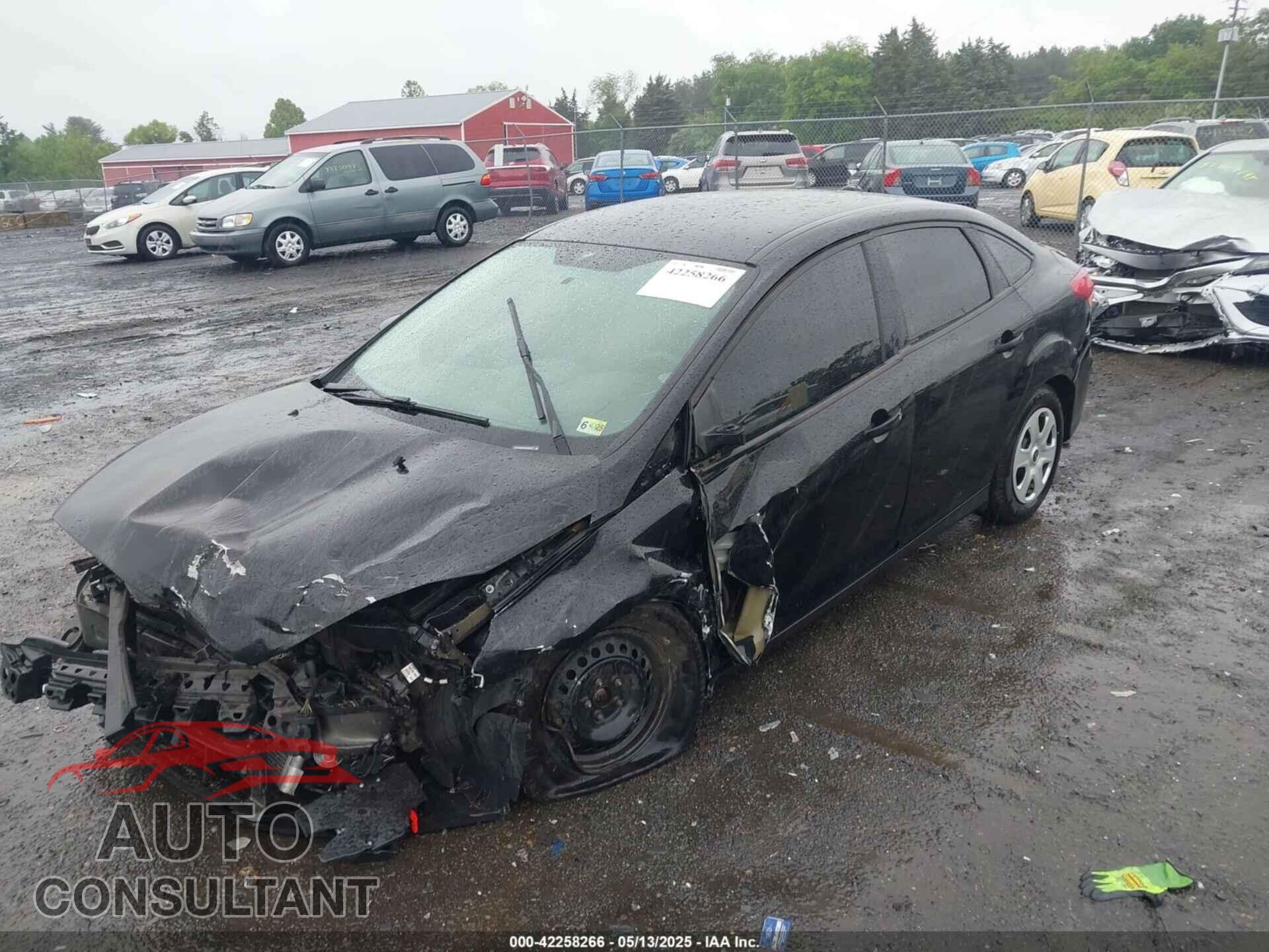 FORD FOCUS 2017 - 1FADP3E27HL201371