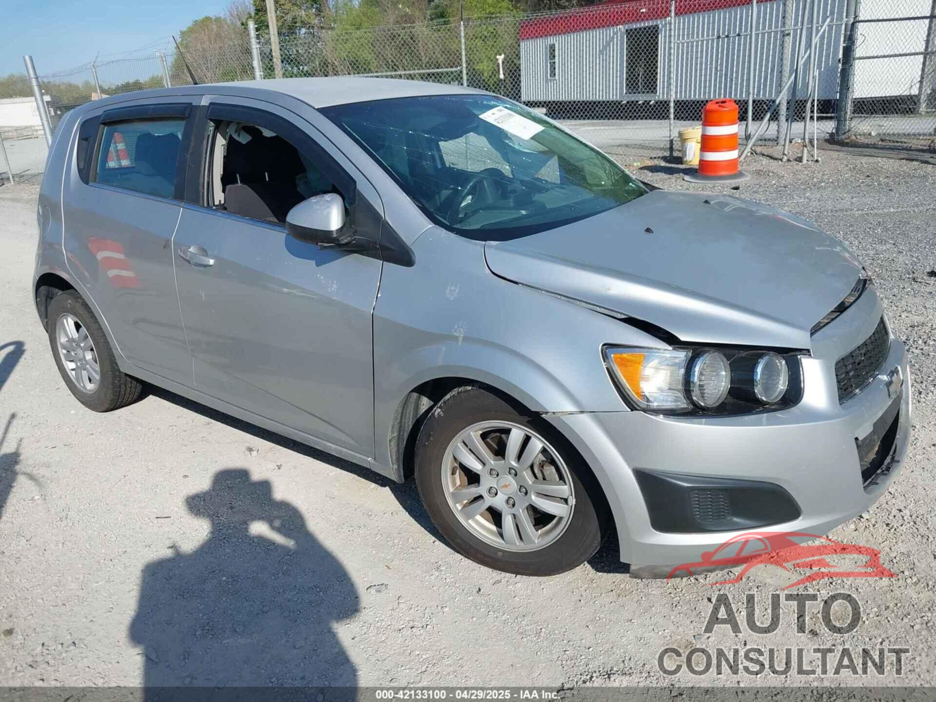 CHEVROLET SONIC 2012 - 1G1JC6SH5C4167574