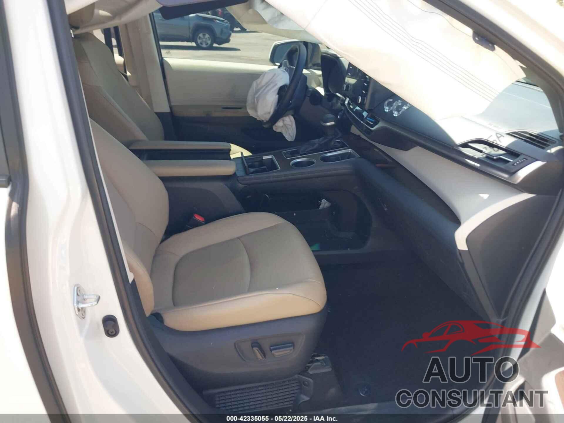 TOYOTA SIENNA 2021 - 5TDJRKEC8MS032240
