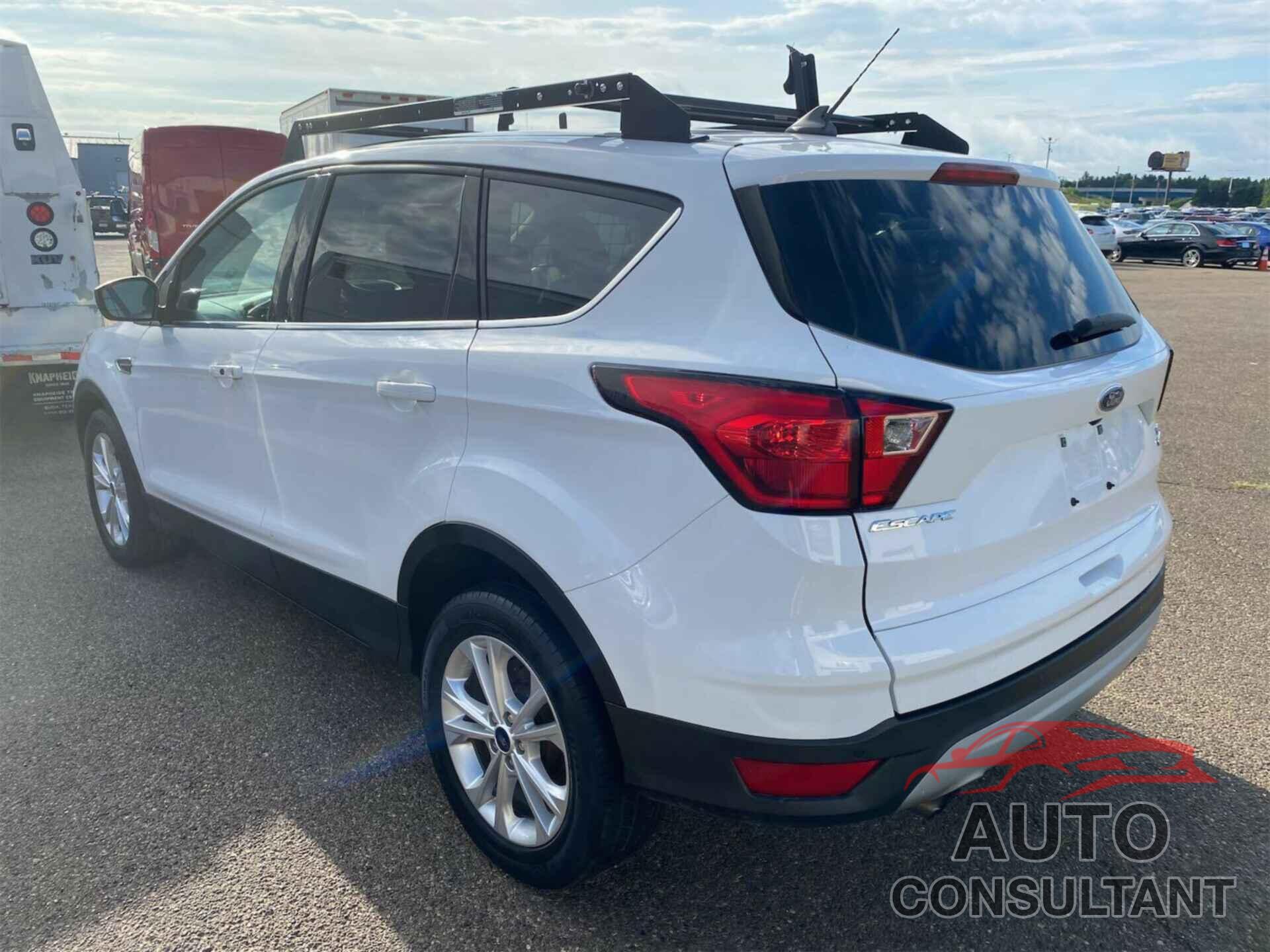 FORD ESCAPE 2019 - 1FMCU9GD5KUC36990