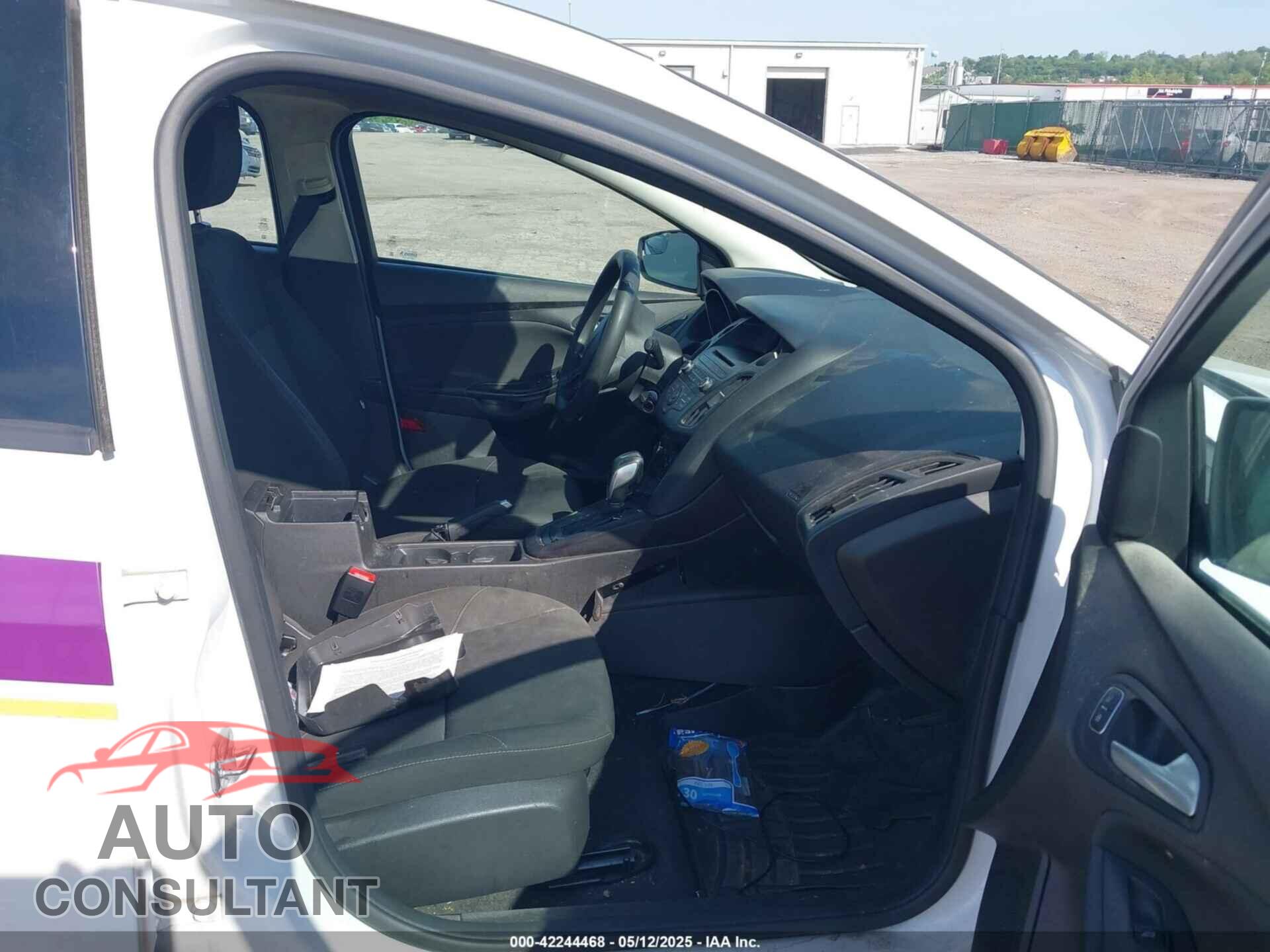 FORD FOCUS 2015 - 1FADP3F26FL372284