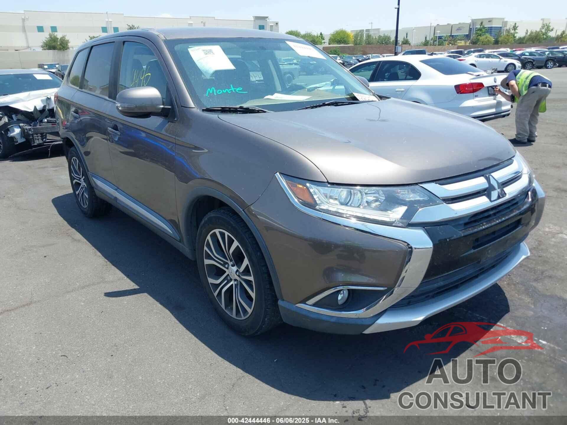 MITSUBISHI OUTLANDER 2017 - JA4AD3A32HZ040522