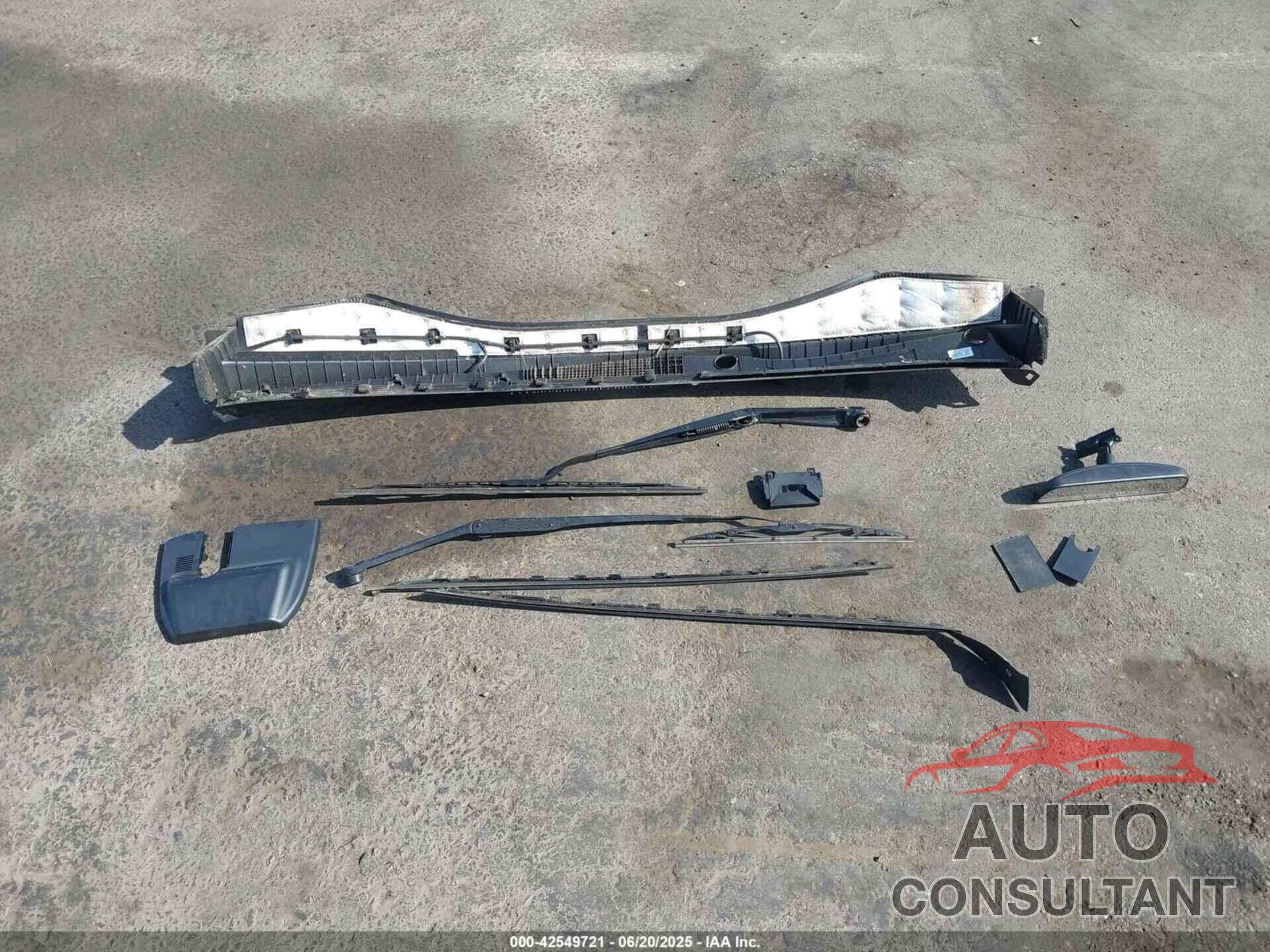 KIA SORENTO HYBRID 2023 - KNDRH4LG8P5136535