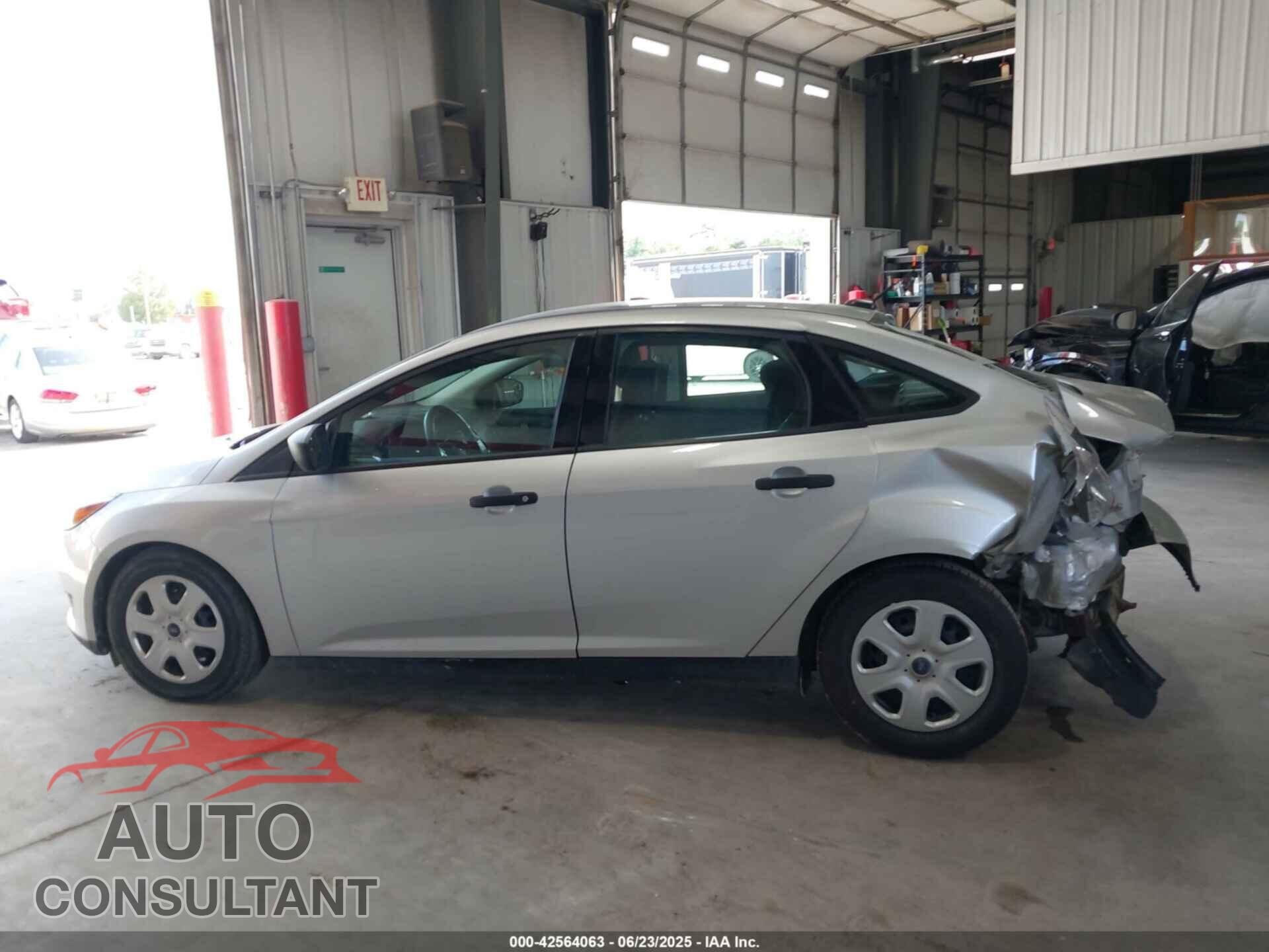 FORD FOCUS 2017 - 1FADP3E22HL221723