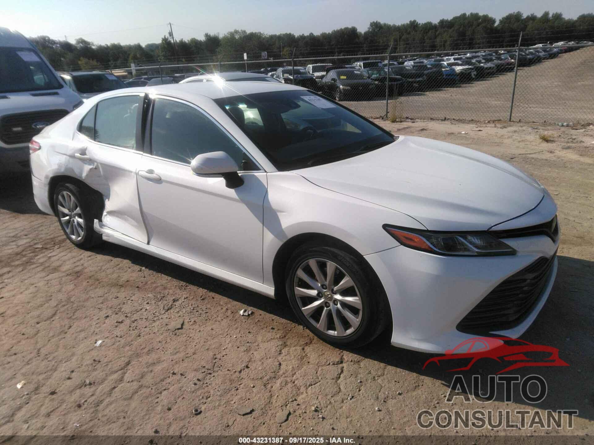 TOYOTA CAMRY 2018 - JTNB11HK1J3013465