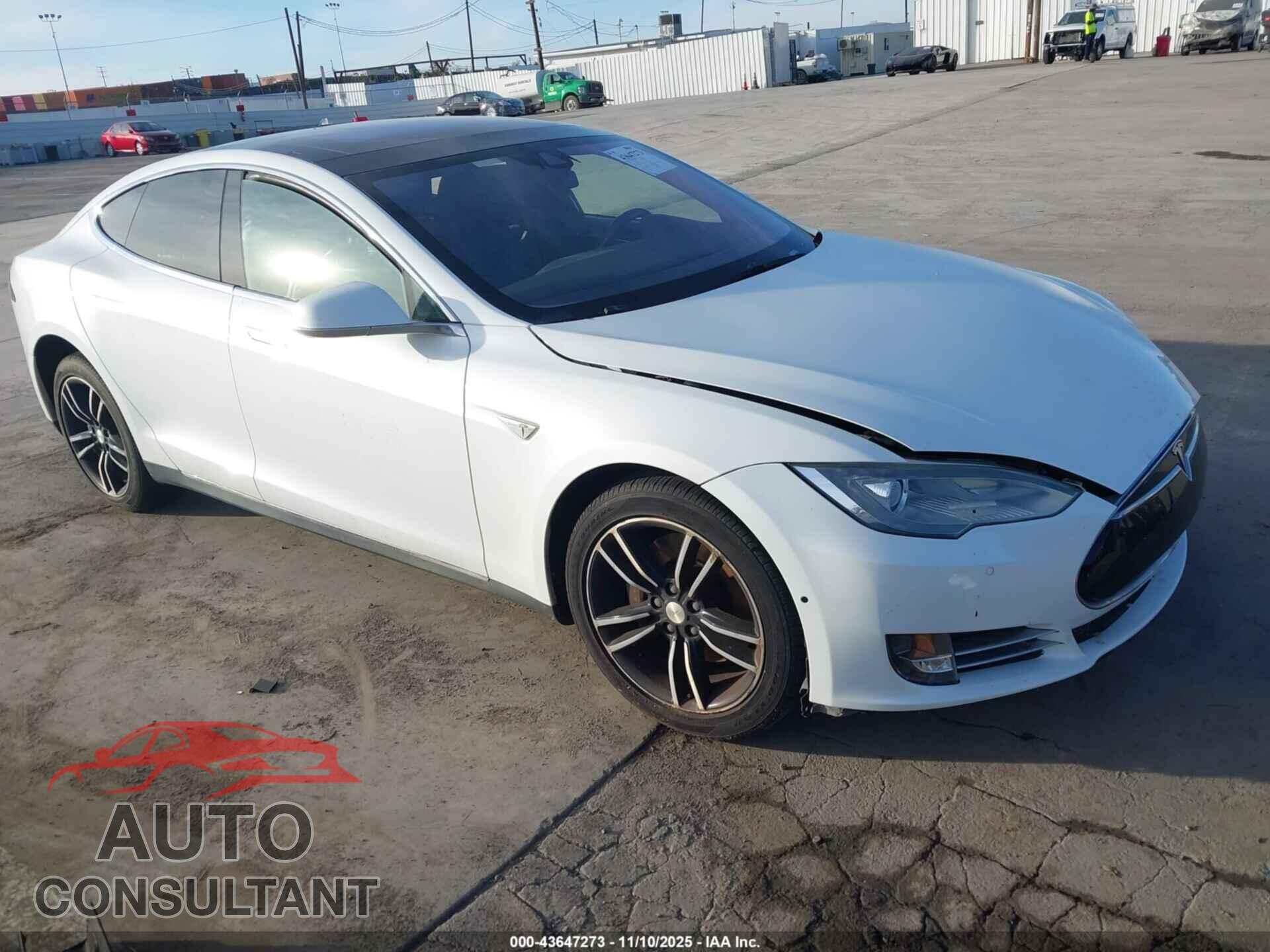 TESLA MODEL S 2015 - 5YJSA1E13FF120186