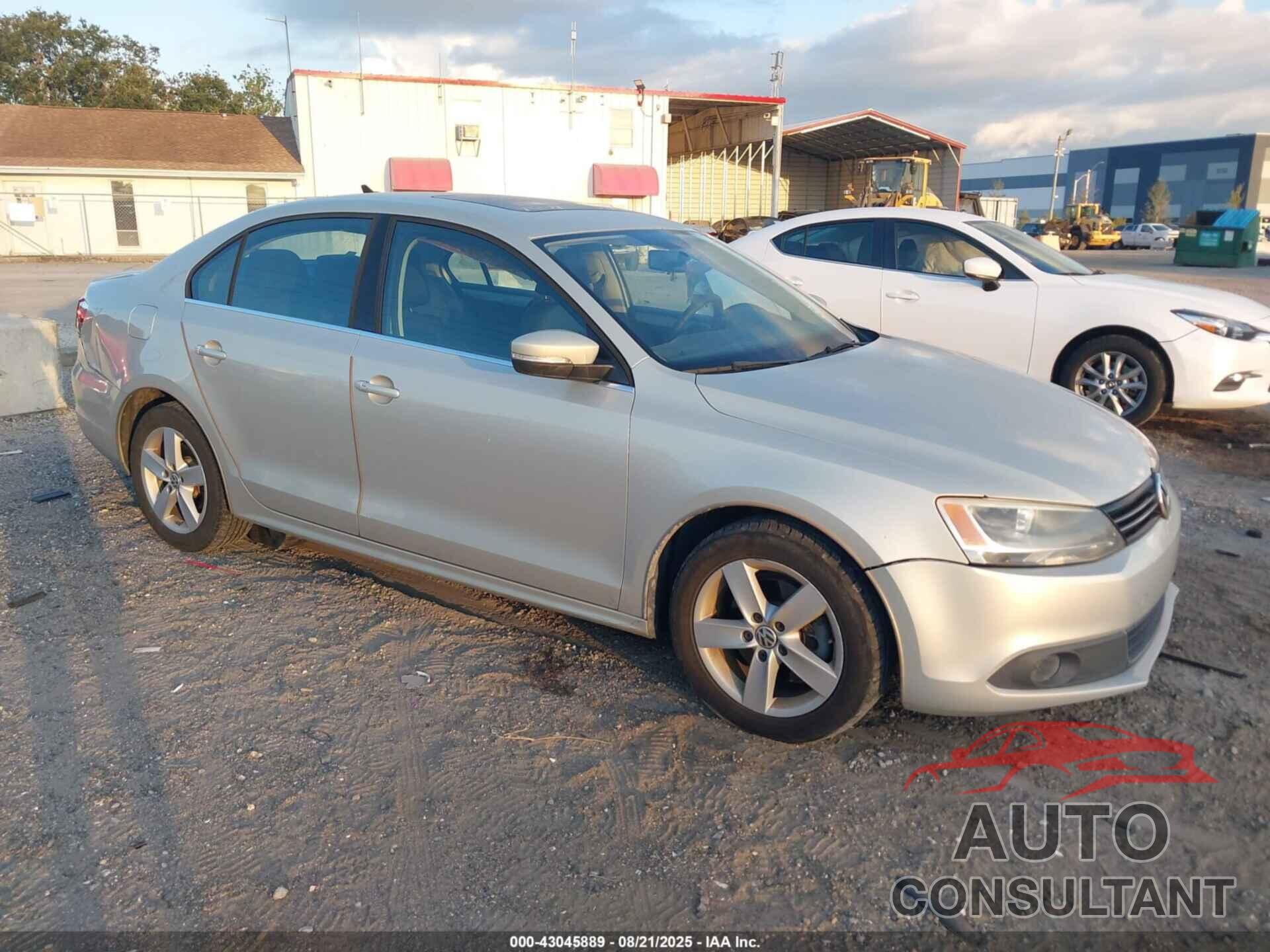 VOLKSWAGEN JETTA 2011 - 3VWLL7AJ9BM123703