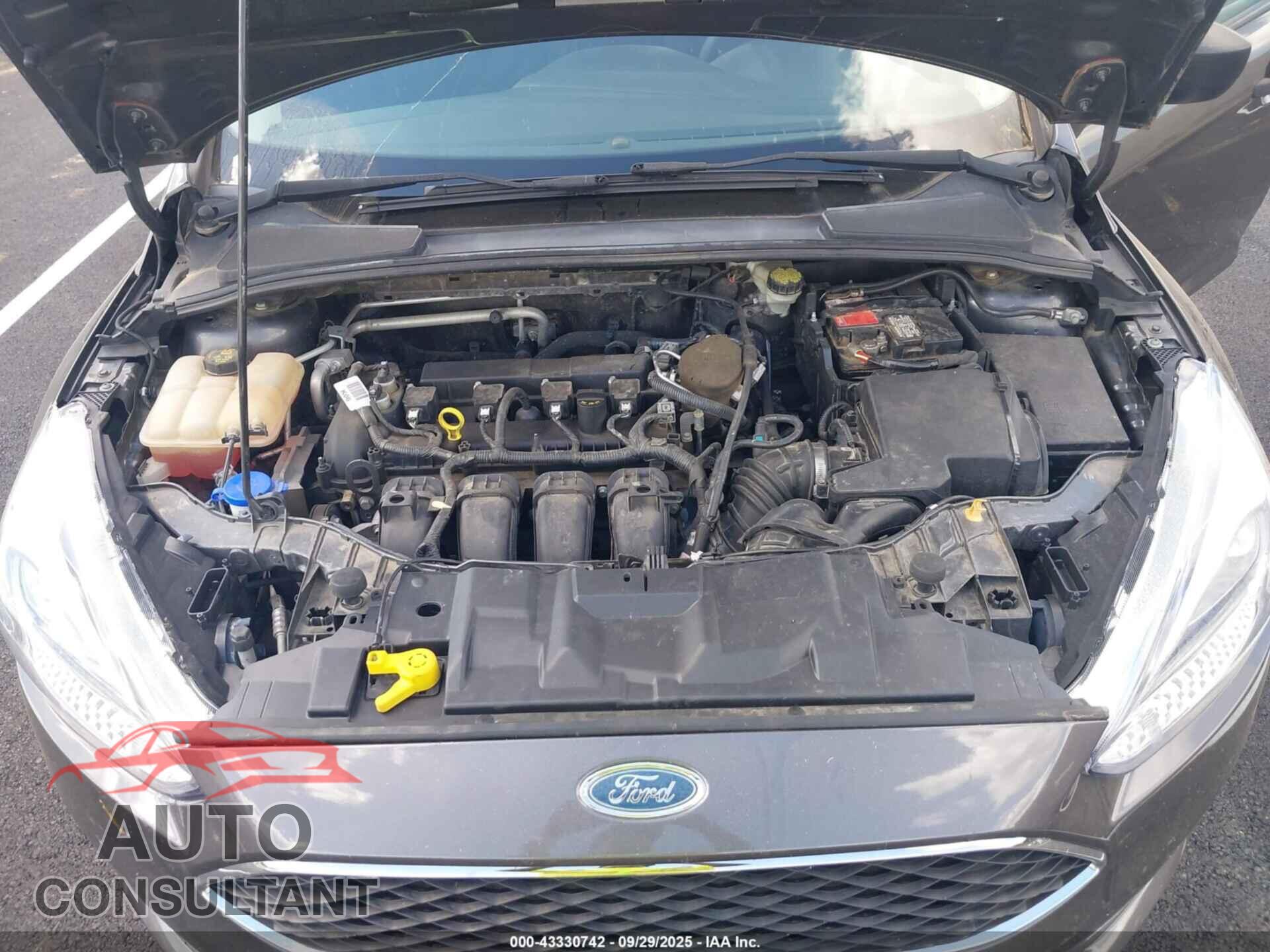 FORD FOCUS 2015 - 1FADP3E25FL312871