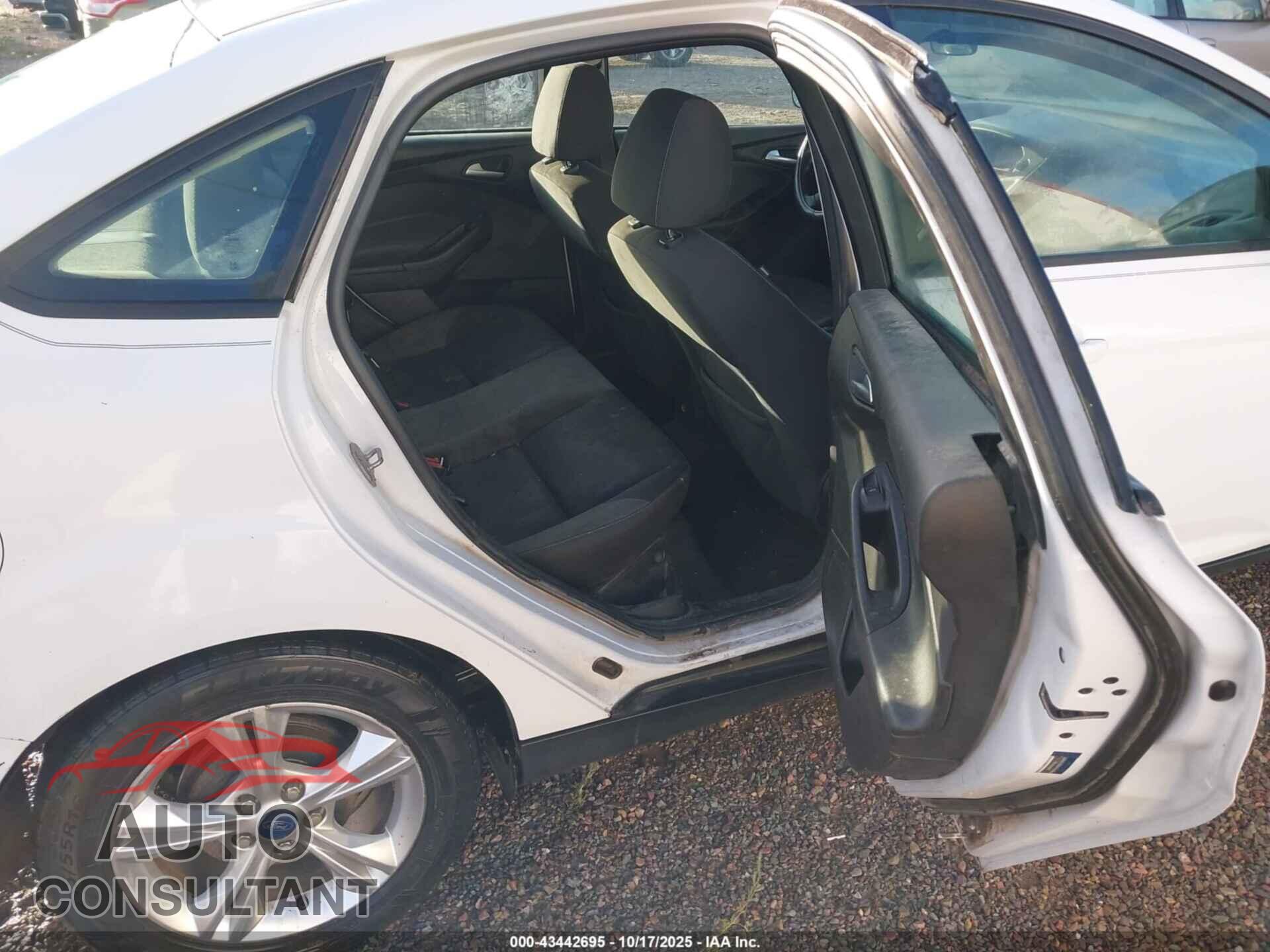 FORD FOCUS 2014 - 1FADP3F28EL200501