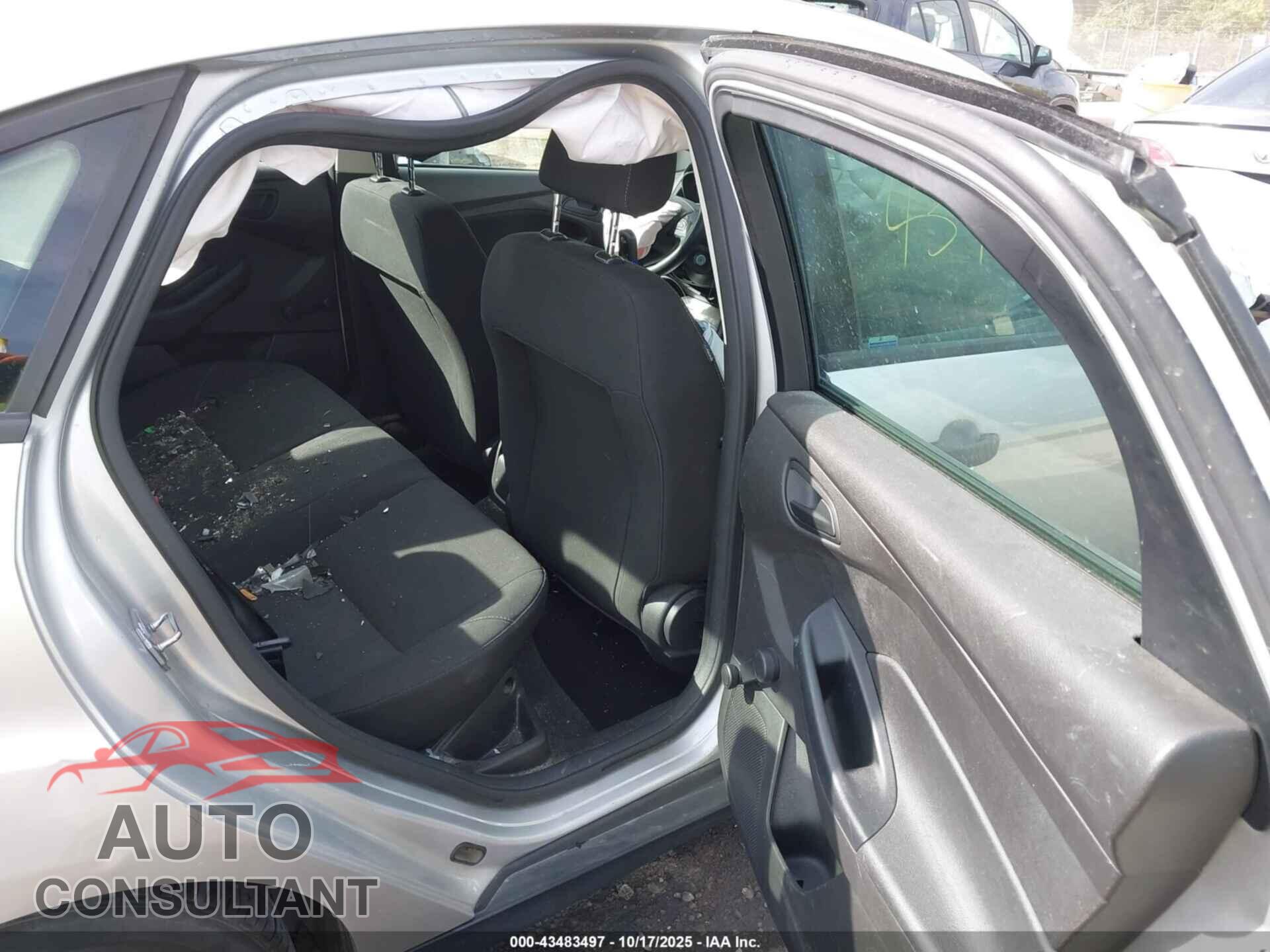 FORD FOCUS 2017 - 1FADP3E23HL253354