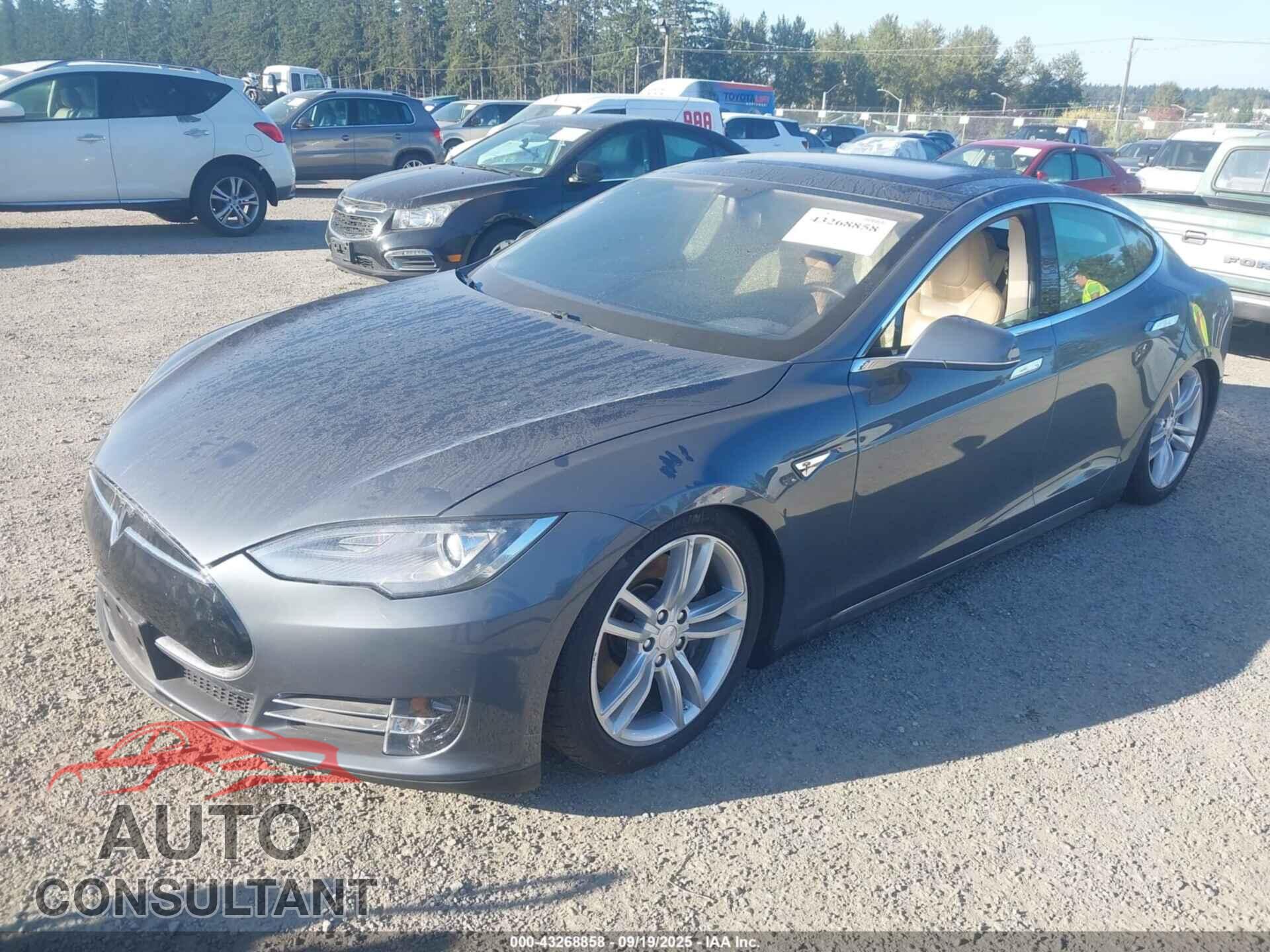 TESLA MODEL S 2013 - 5YJSA1CN7DFP15593